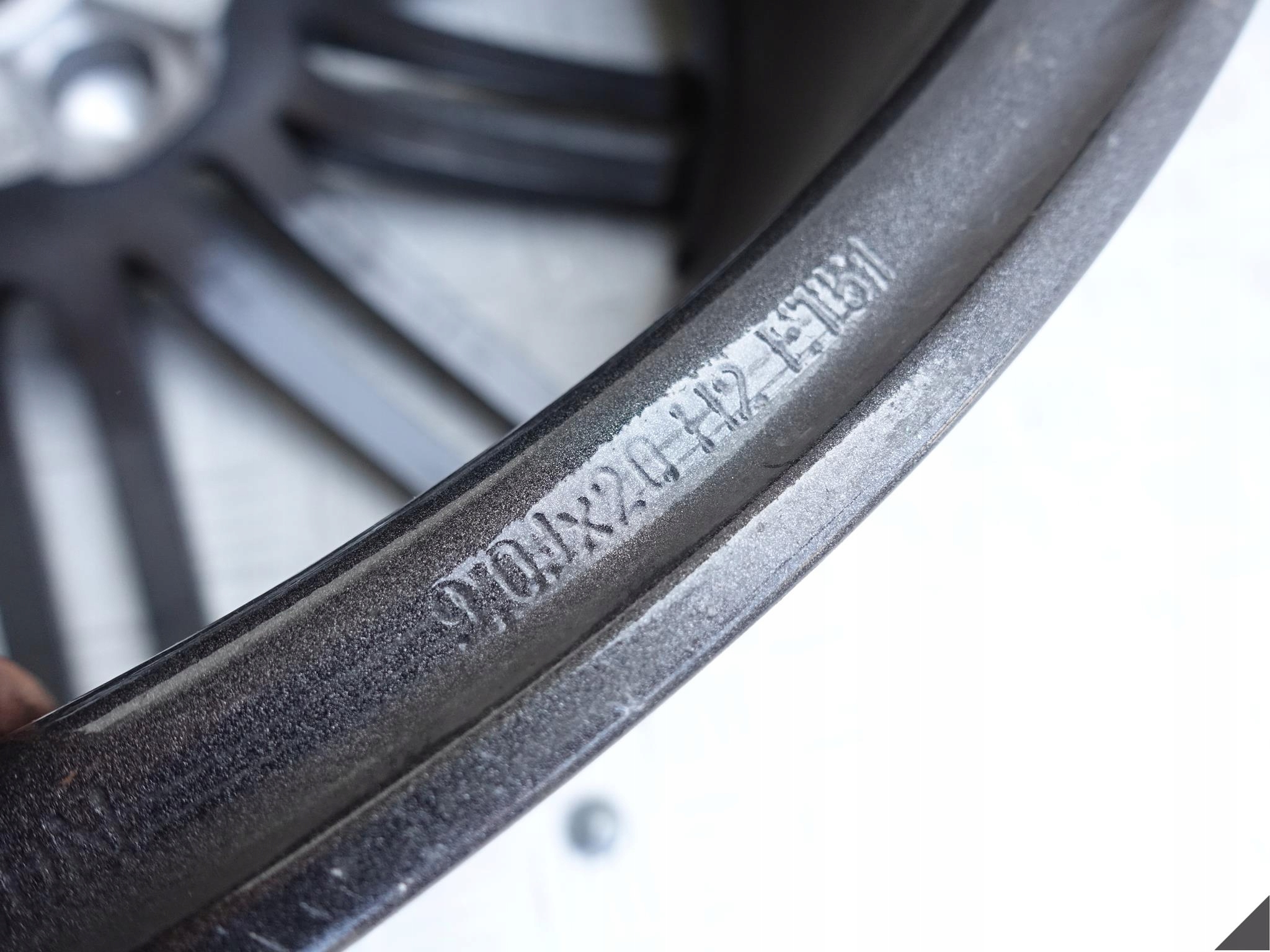 PORSCHE 991 TURBO 4 99136272000 9JX20 ET51 ENDOMMAGÉ
