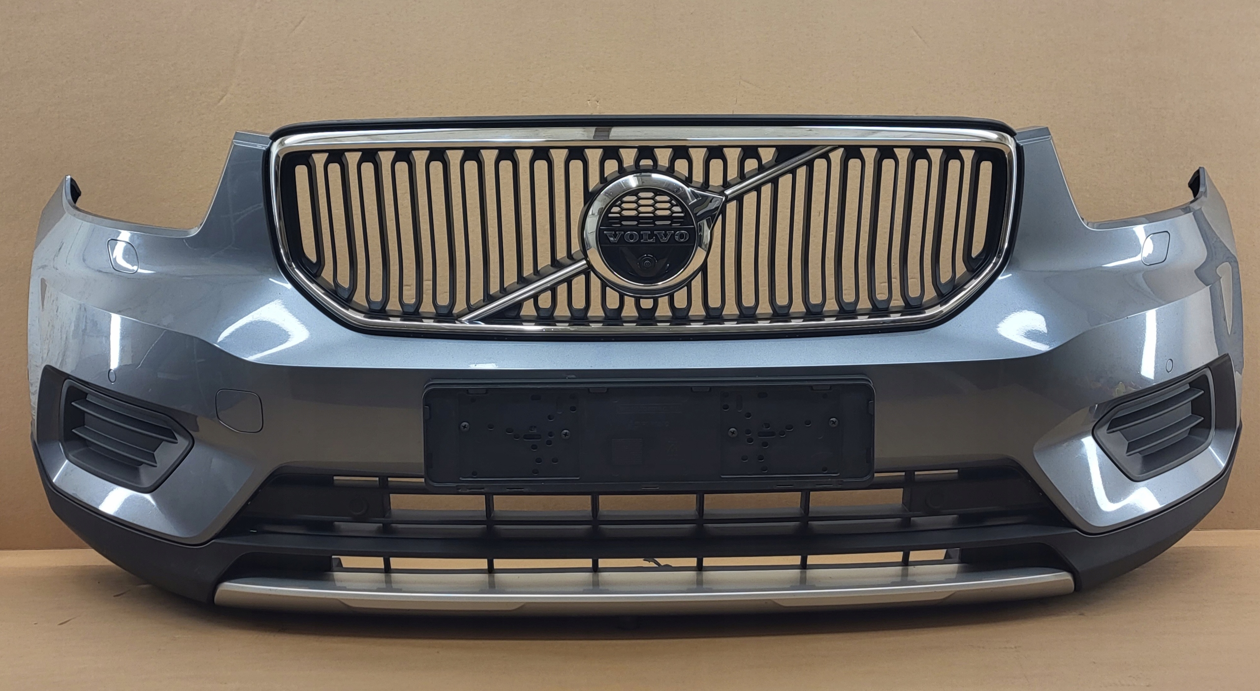 KOMPLETNY ZDERZAK PRZÓD VOLVO XC40 2017- 6X PDC KAMERA KOLOR 714