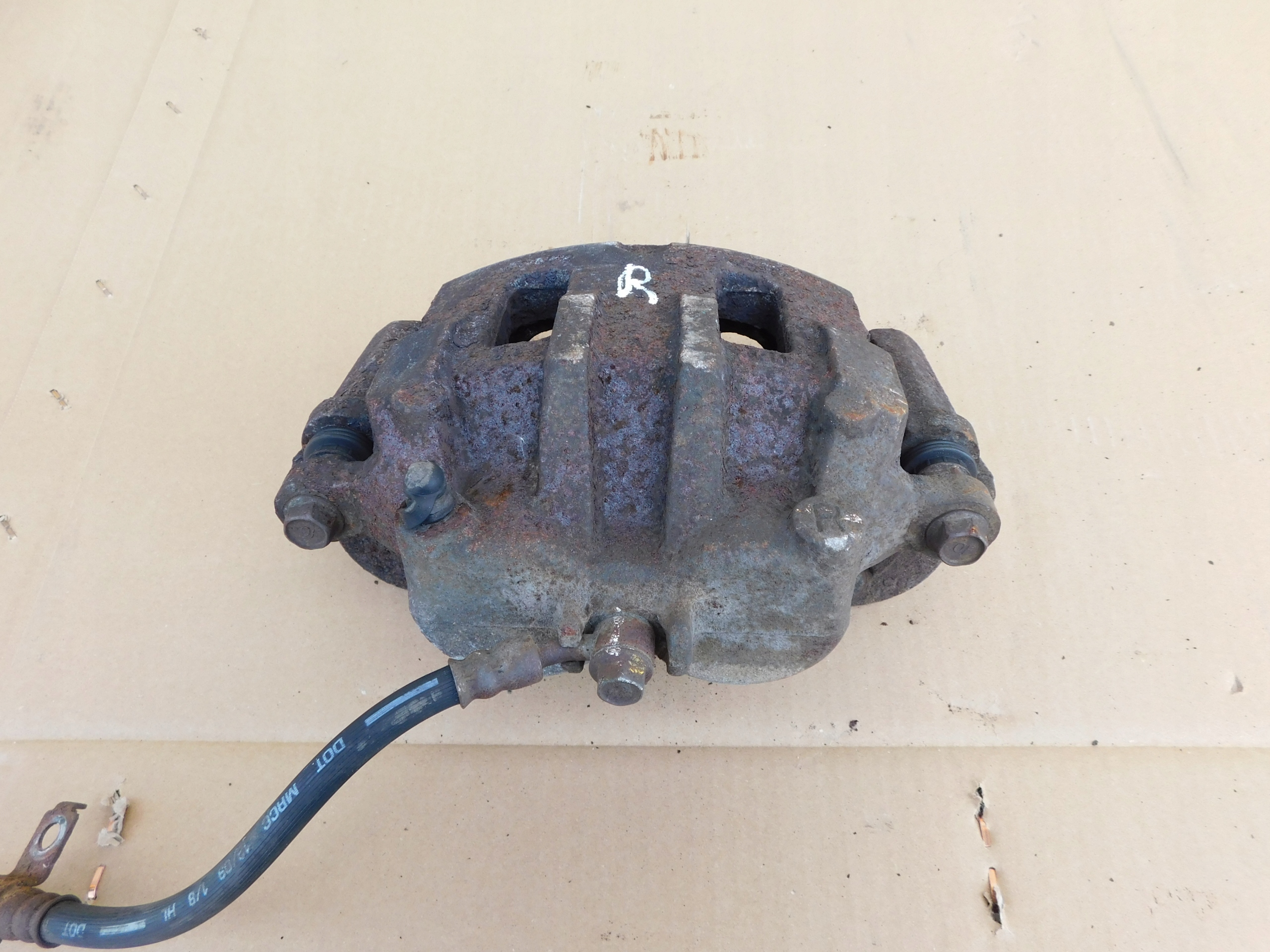 caliper brake right front + Jarzmo Hyundai H1 II Starex original