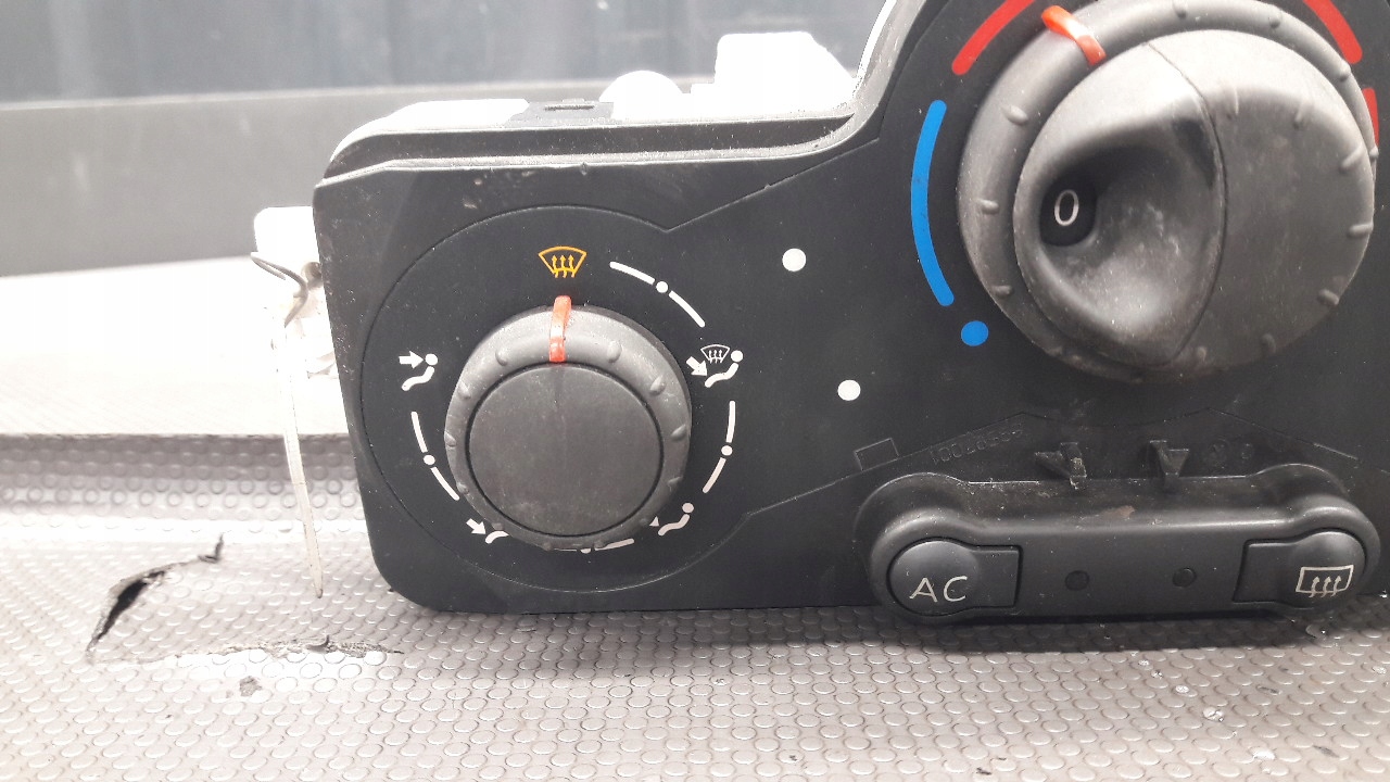 69597003 panel nawiewu Renault Clio III 1.4 Funkcje inne