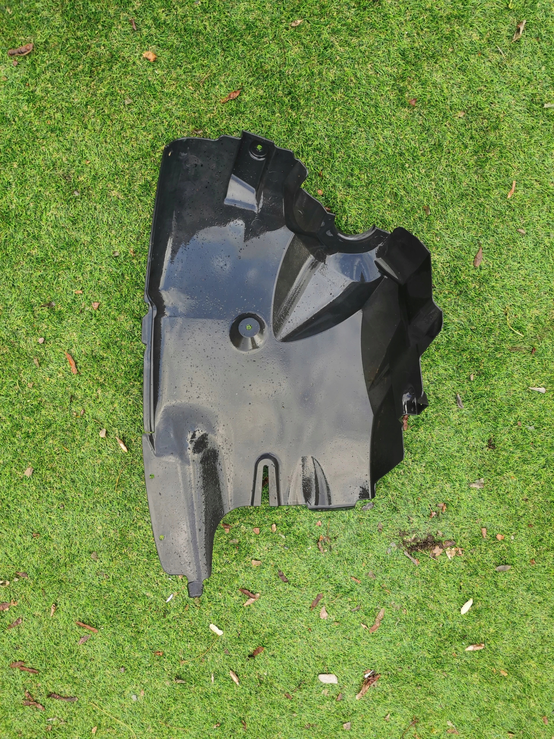 MERCEDES SPRINTER W906 VW CRAFTER mudguard right front A9066841377