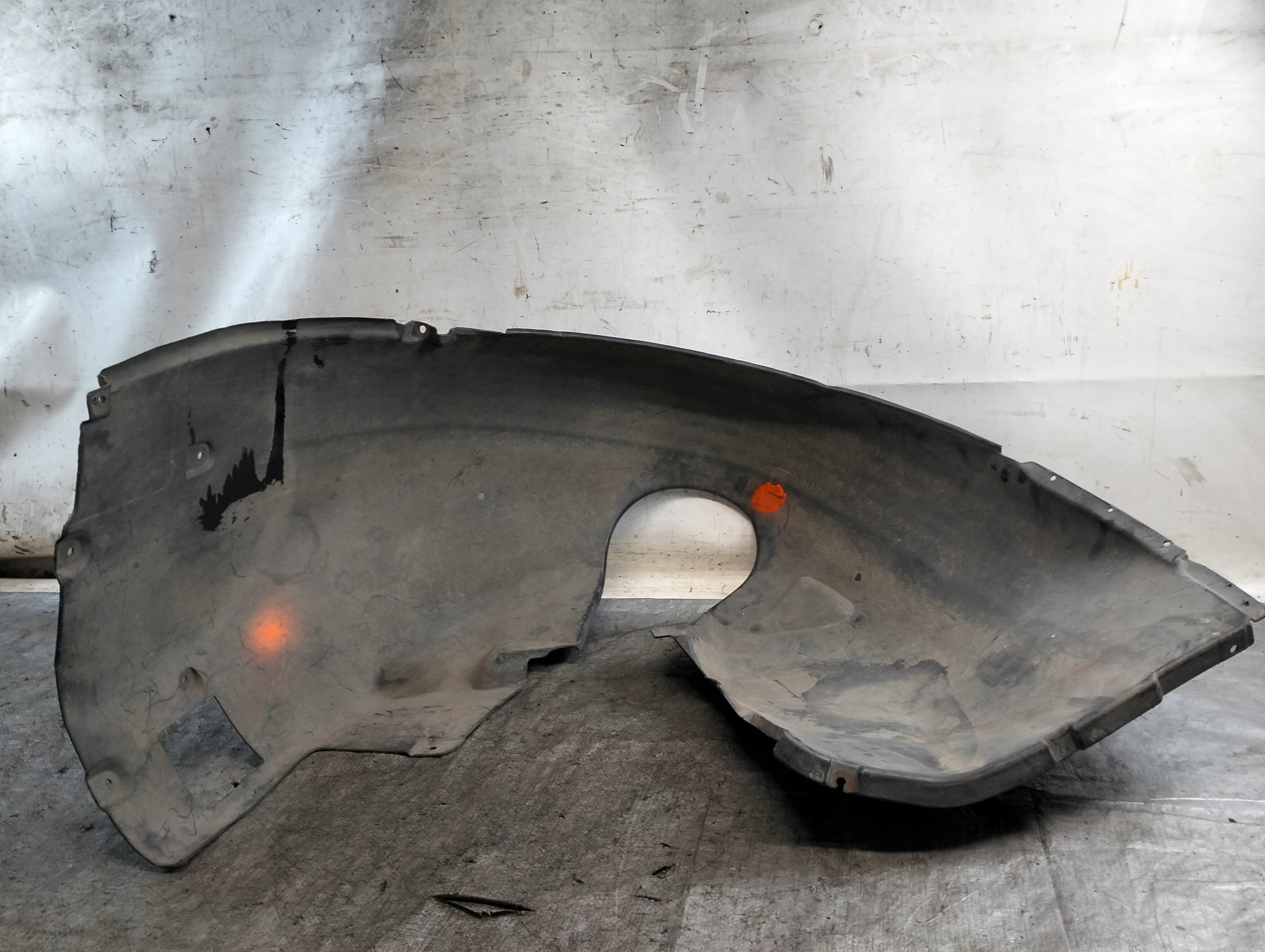 BMW E65 01-05r mudguard left front front 8223375
