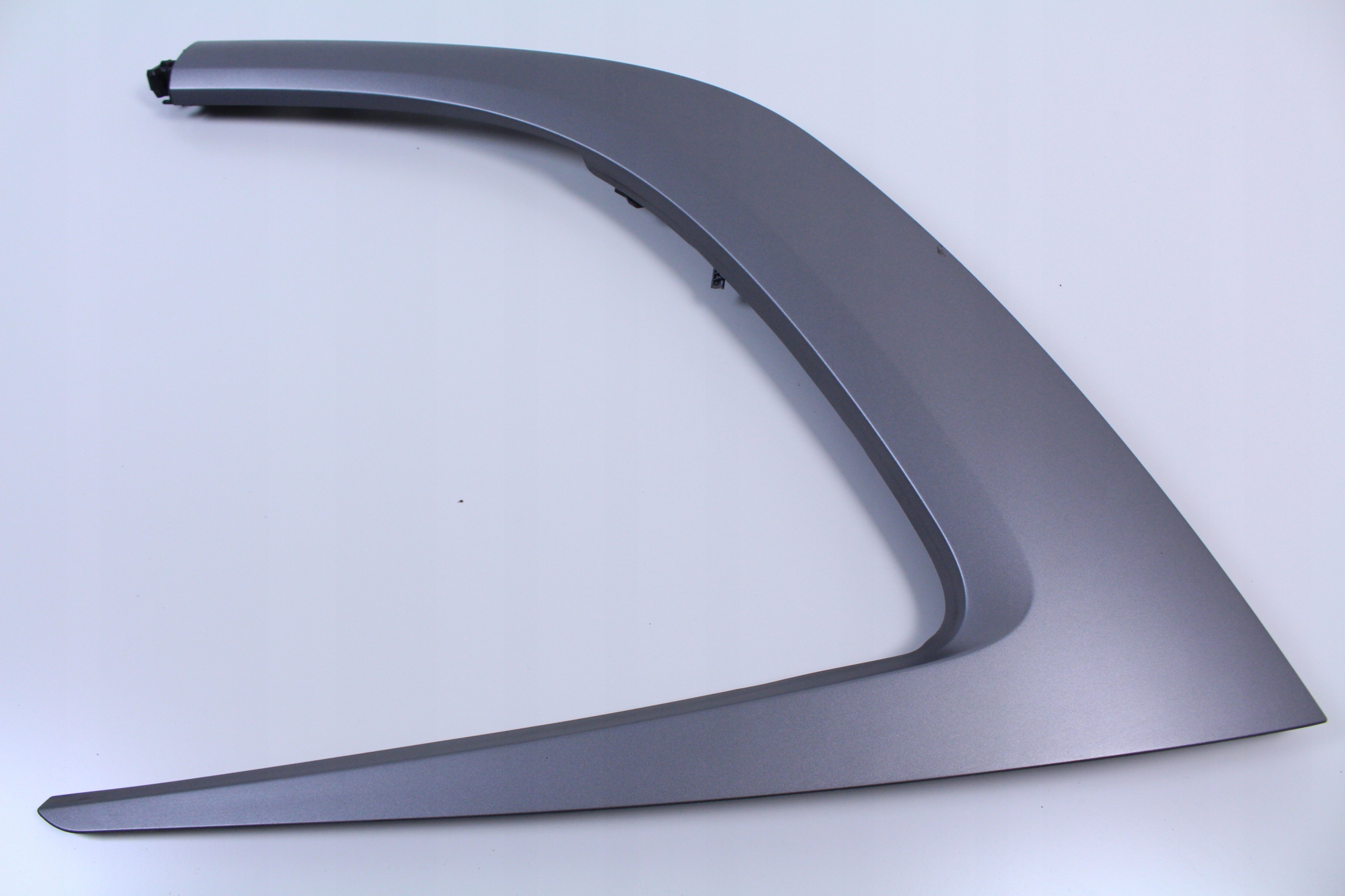 LISTWA SZYBY LEWA DACHOWA CITROEN C4 GRAND PICASSO II 16r. Numer katalogowy części LISTWA SZYBY LEWA  CITROEN C4 GRAND PICASSO II 16r.