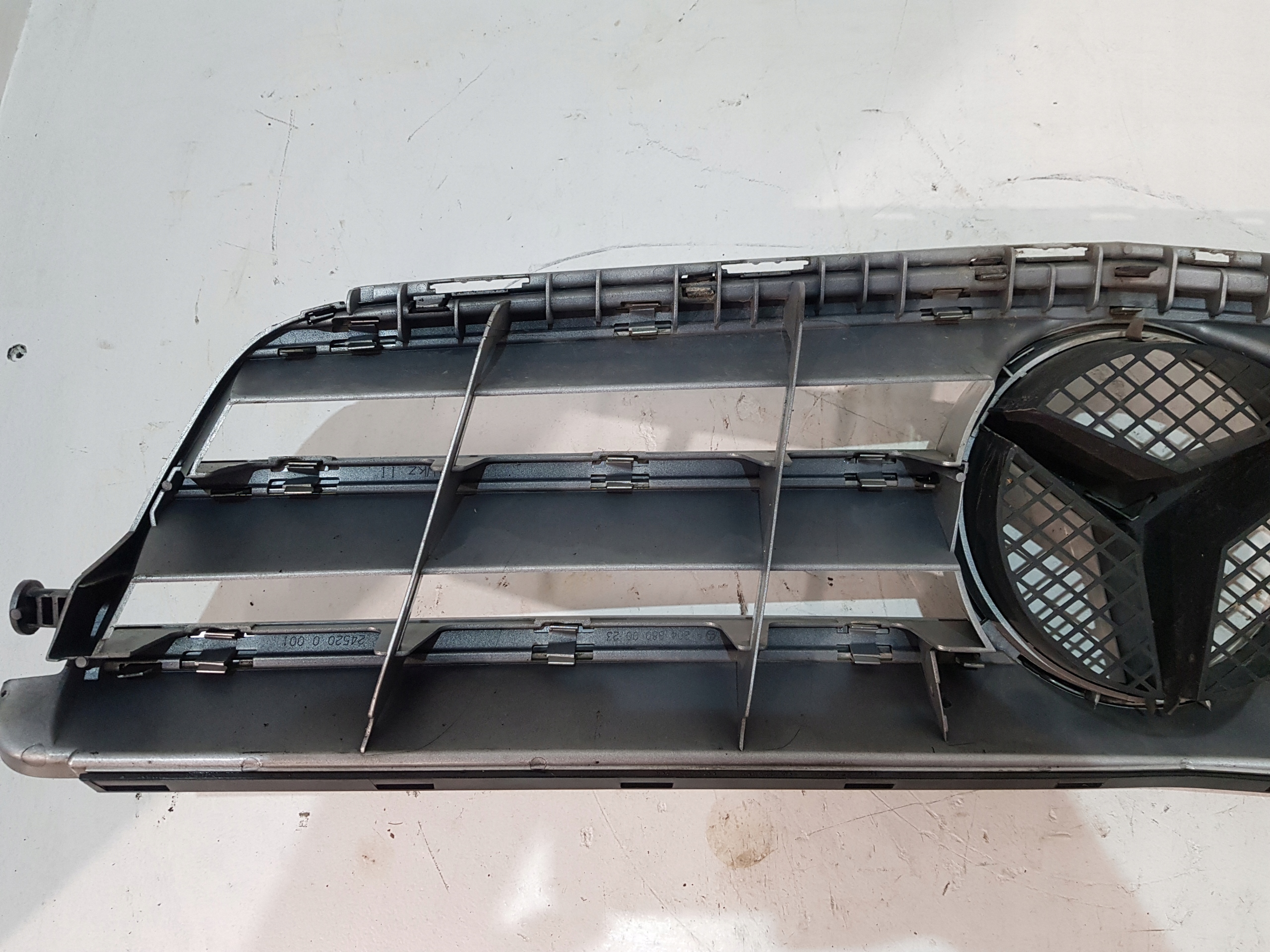 Mercedes-Benz C-Klasse W204 Kühlergrill FRONTGRILL Kühlergitter A2048800023 - Thumbnail 7