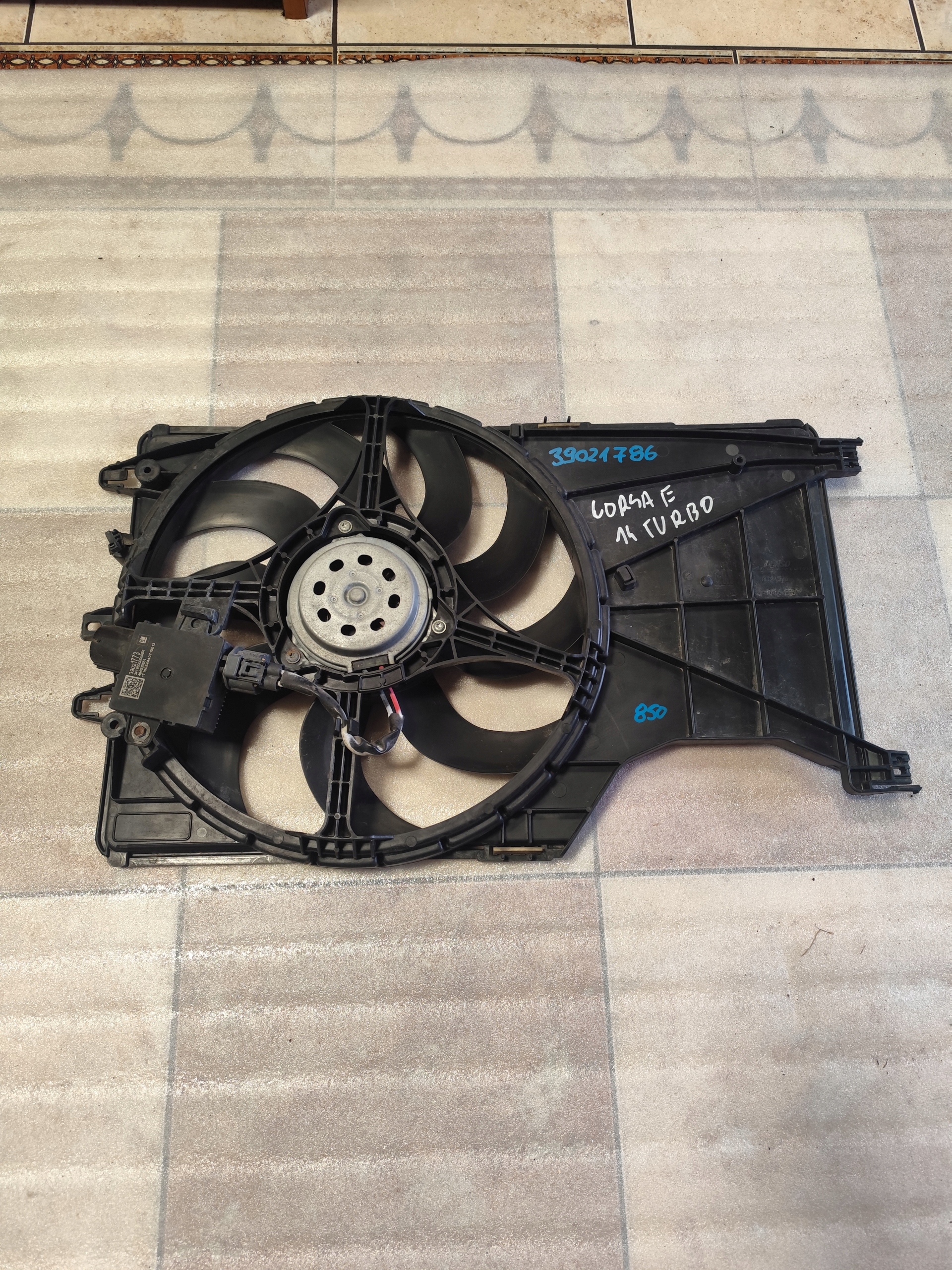 WENTYLATOR KPL OPEL CORSA E 1.4 TURBO 39021786