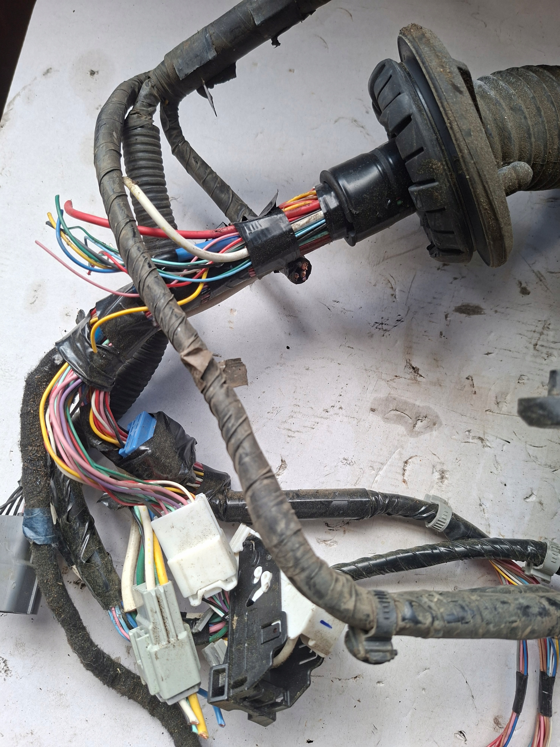 Kasten der Sicherungen MAZDA III TK52675X0B