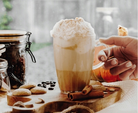 SPIENIACZ DO MLEKA IdeenWelt z PODGRZEWACZEM 2 MIESZADŁA POWŁOKA ILAG Kolor dominujący biały