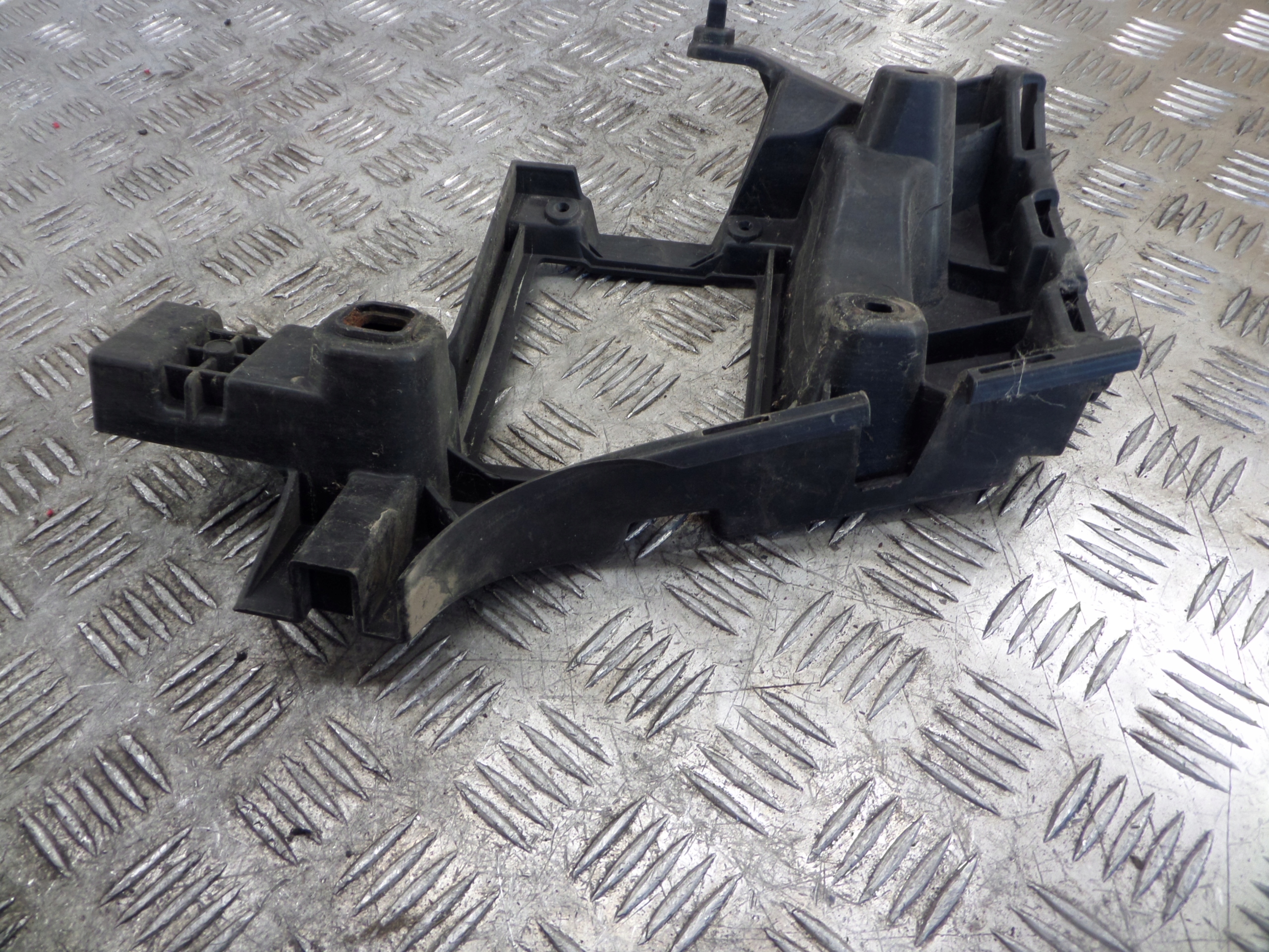 bumper bracket right rear part AUDI RS6 4G 4G9 C7 LIFT
