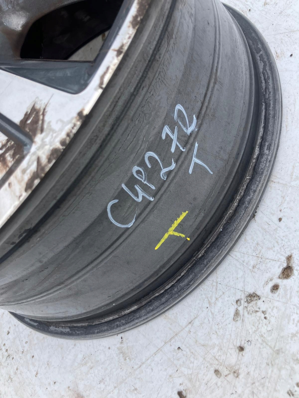 disk 17 CALI CITROEN C4 PICASSO II #272T 9677090377
