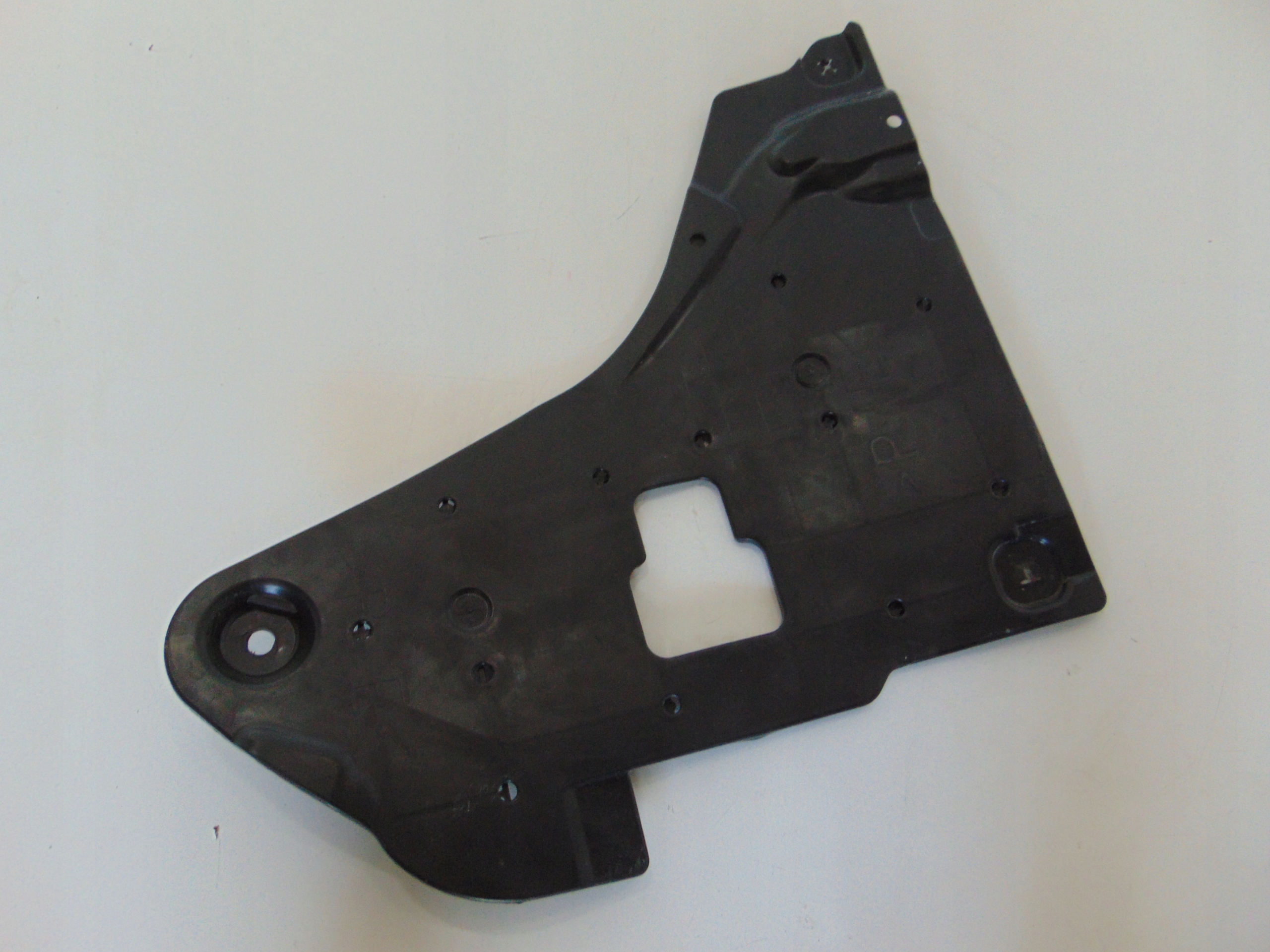 OSŁONA PŁYTA PODWOZIA RENAULT TALISMAN