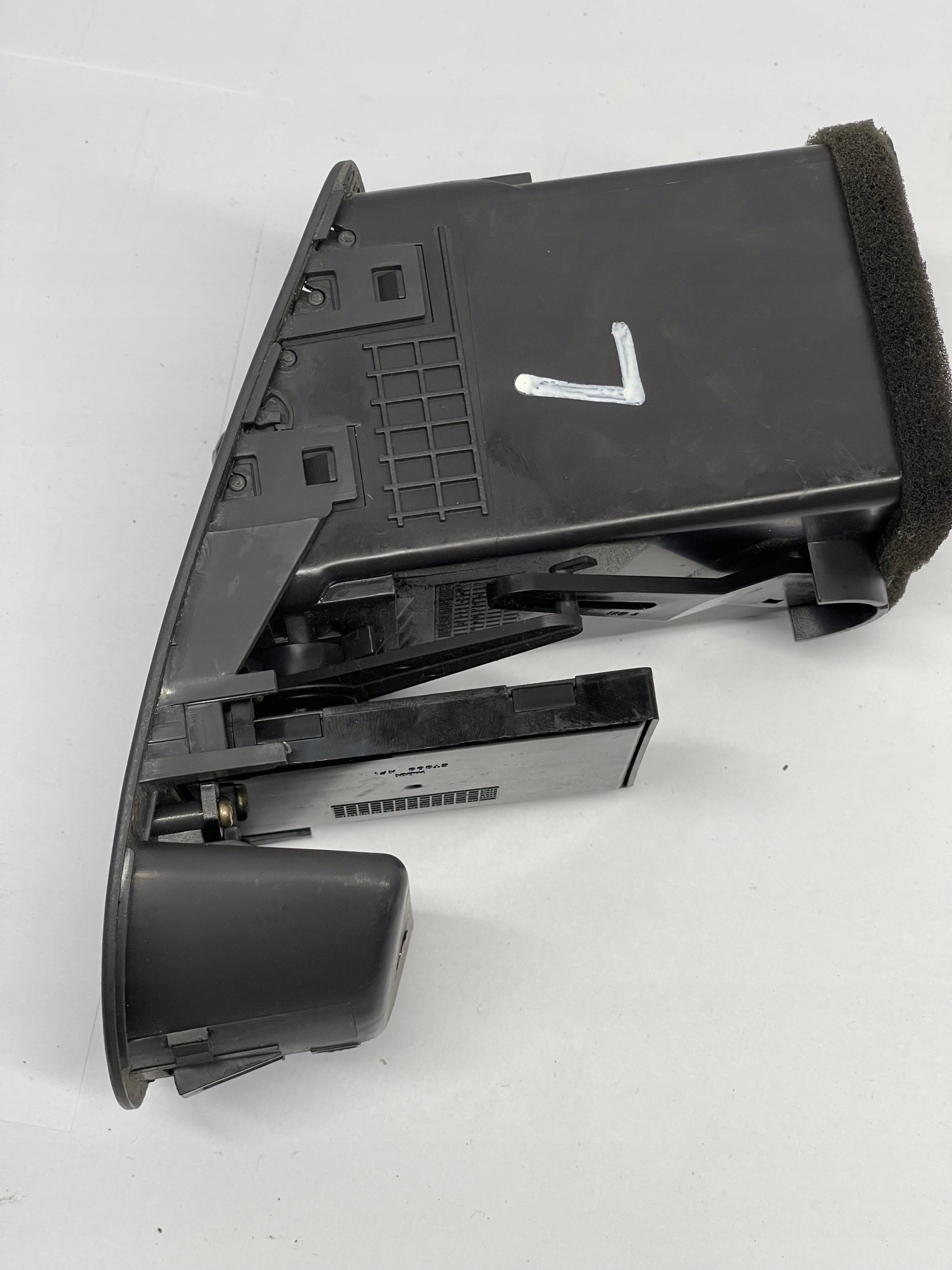 grid air conditioning devices left KIA CARNIVAL II (GQ) Ok53a6471x