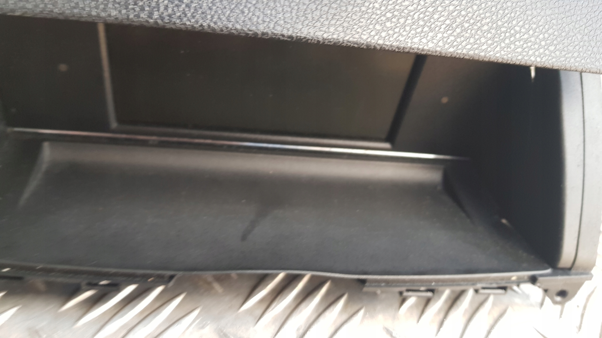 MERCEDES W204 Bildschirm Handschuhfach A2046801231