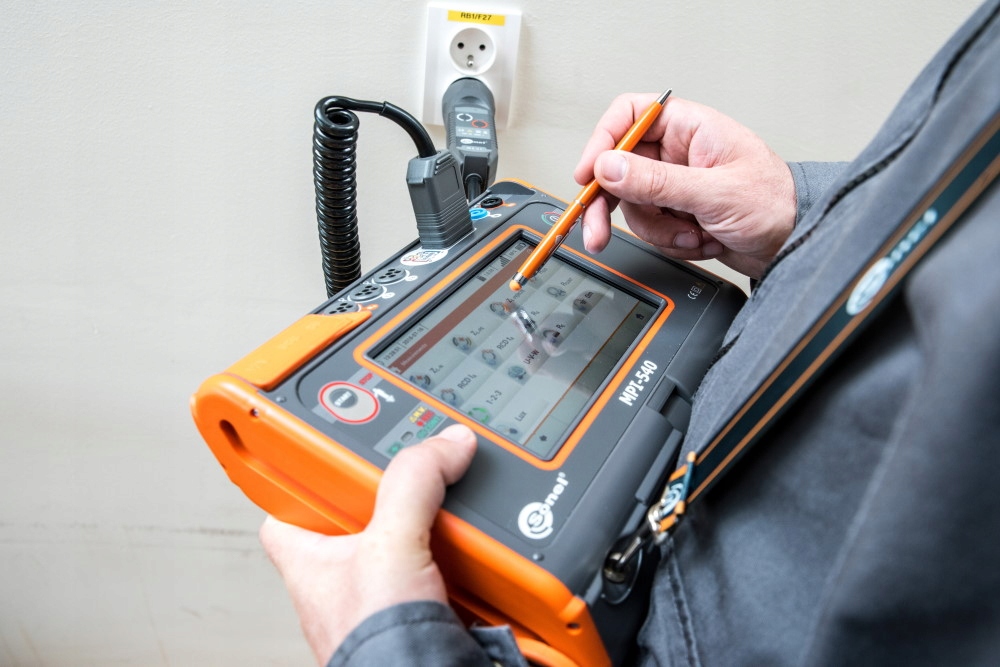 SONEL MPI-540 Wielofunkcyjny miernik parametrów instalacji + akcesoria Kod producenta WMPLMPI540