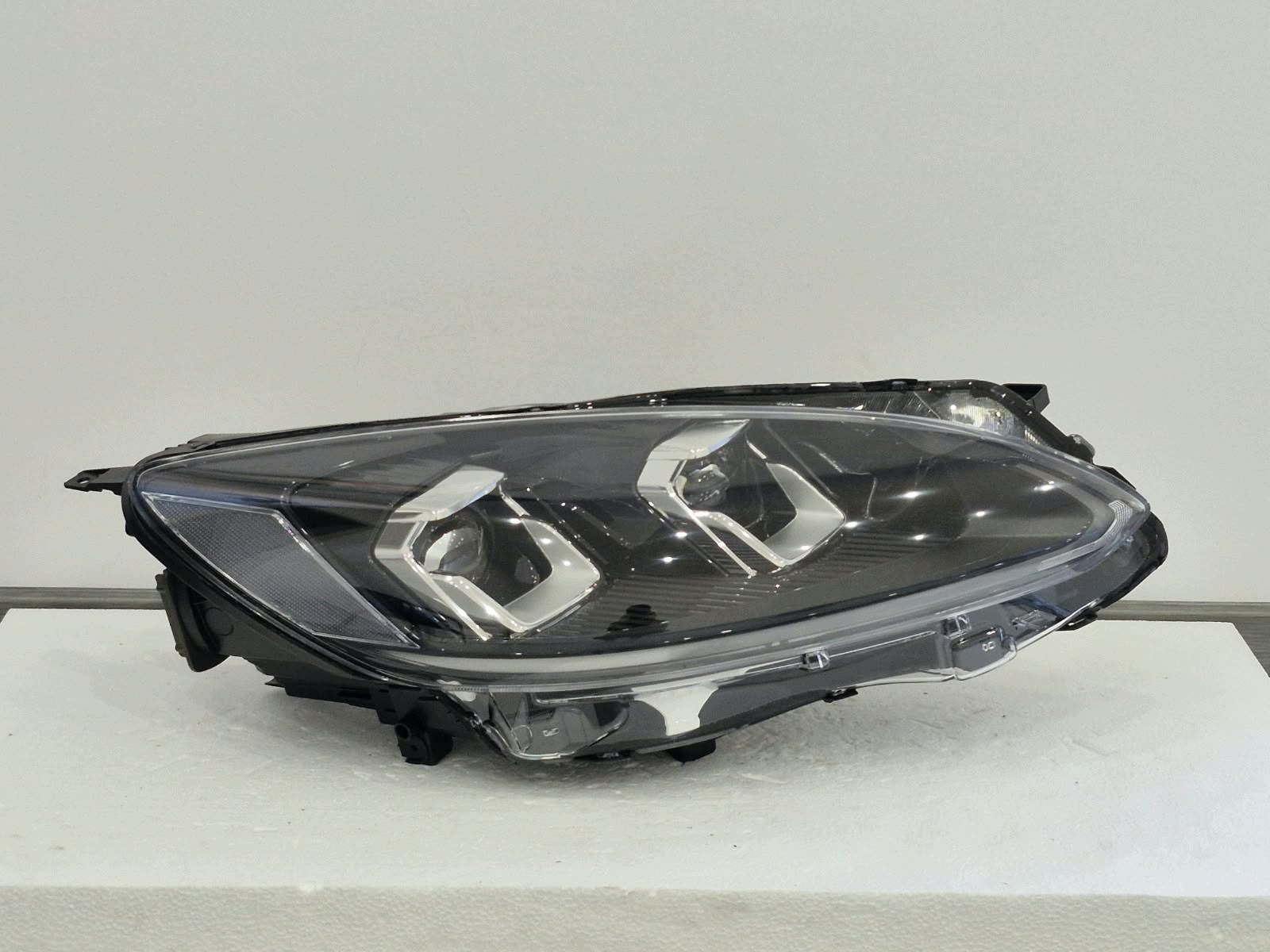 light right Ford Kuga MK3 FULL LED