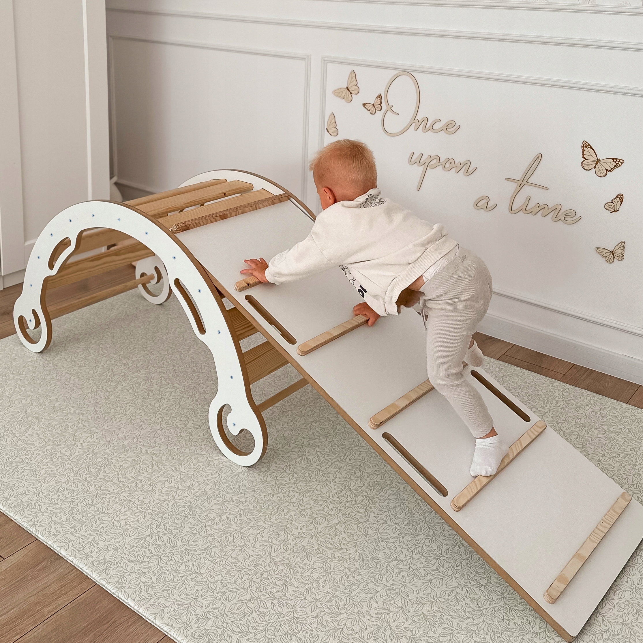 Bujak Montessori dla dzieci - LEO L BIAŁY Materiał drewno płyta MDF