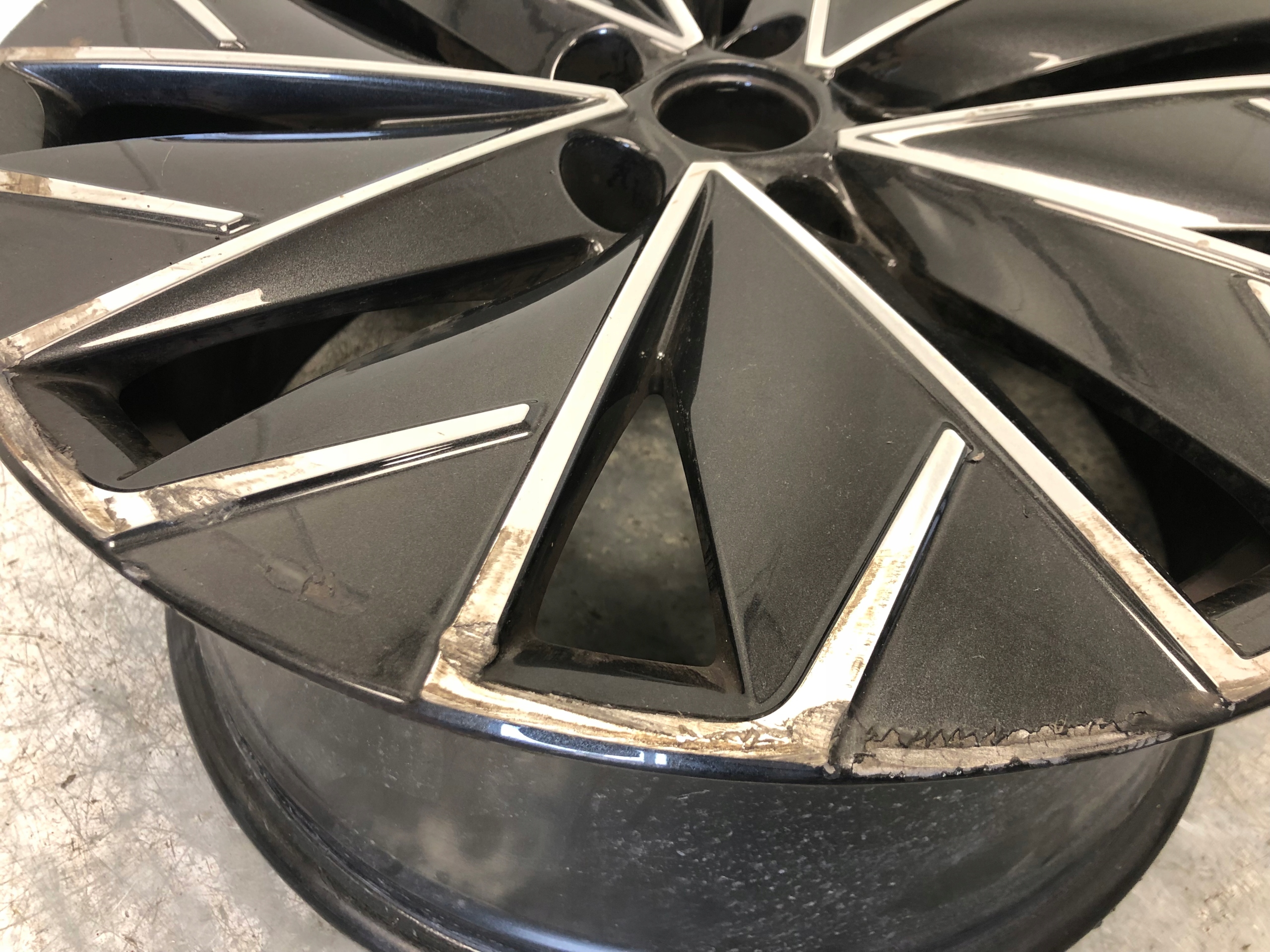 disk 18" 5x112 8J ET44 SKODA SUPERB 3V0601025