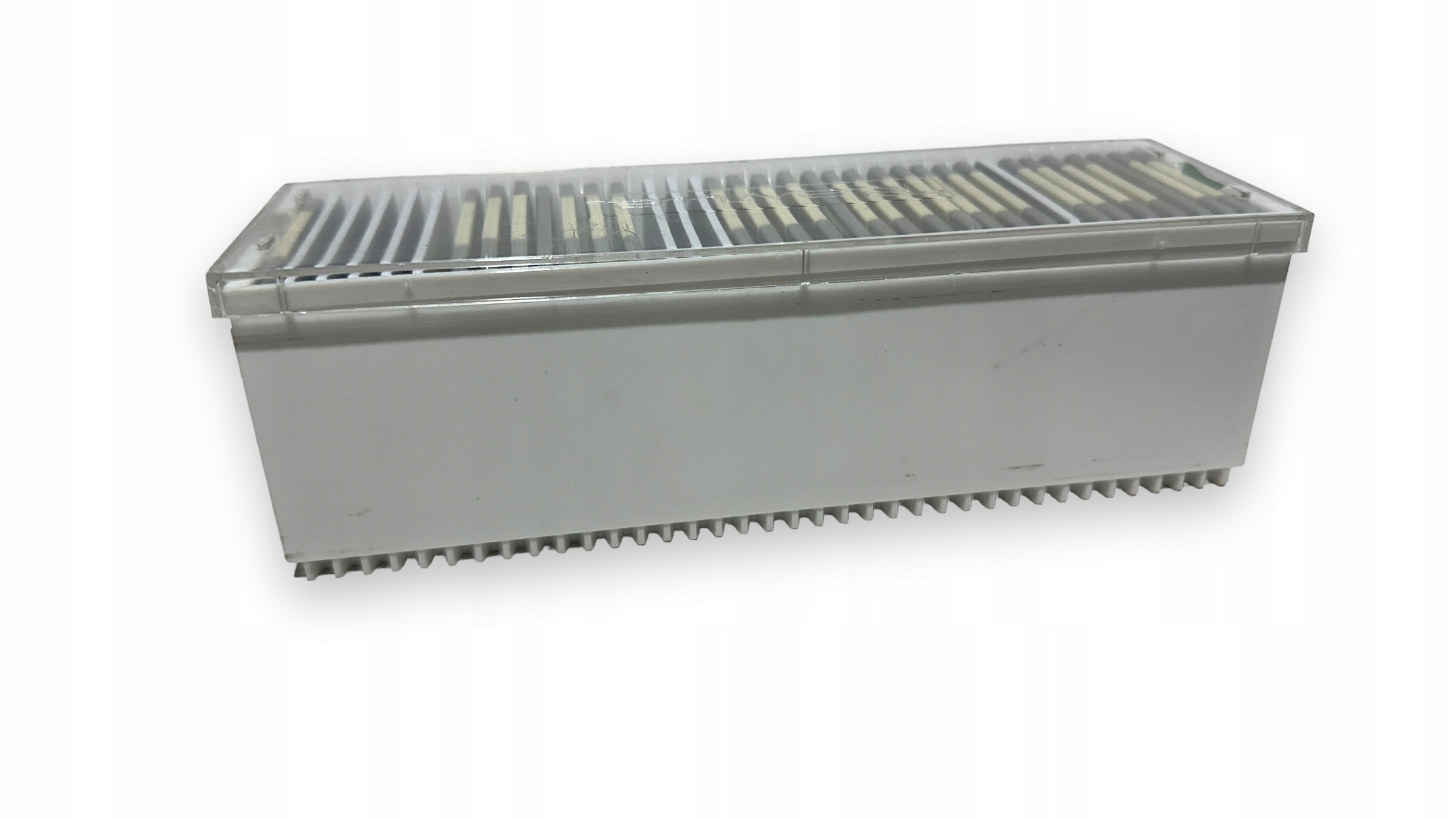 Ramki do slajdów 5x5 cm 36 szt + Magazynek Liczba ramek 46 szt.