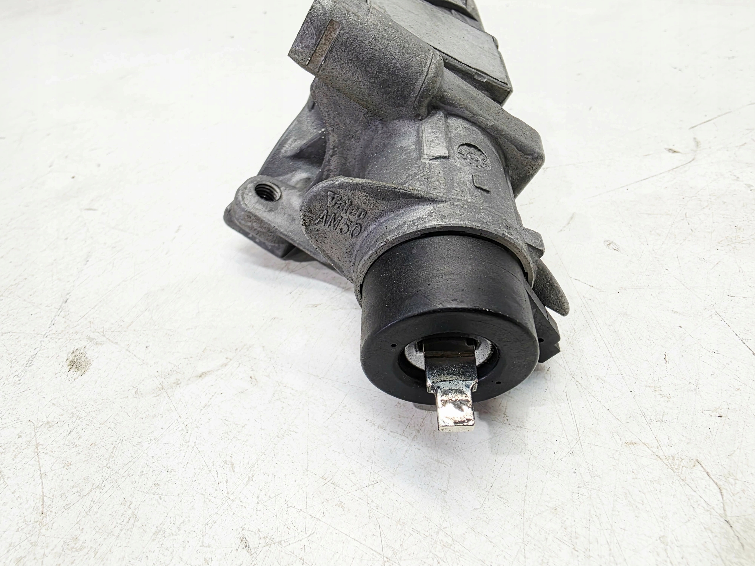 ignition + key GROT AUDI VOLKSWAGEN SEAT SKODA 4B0905851B