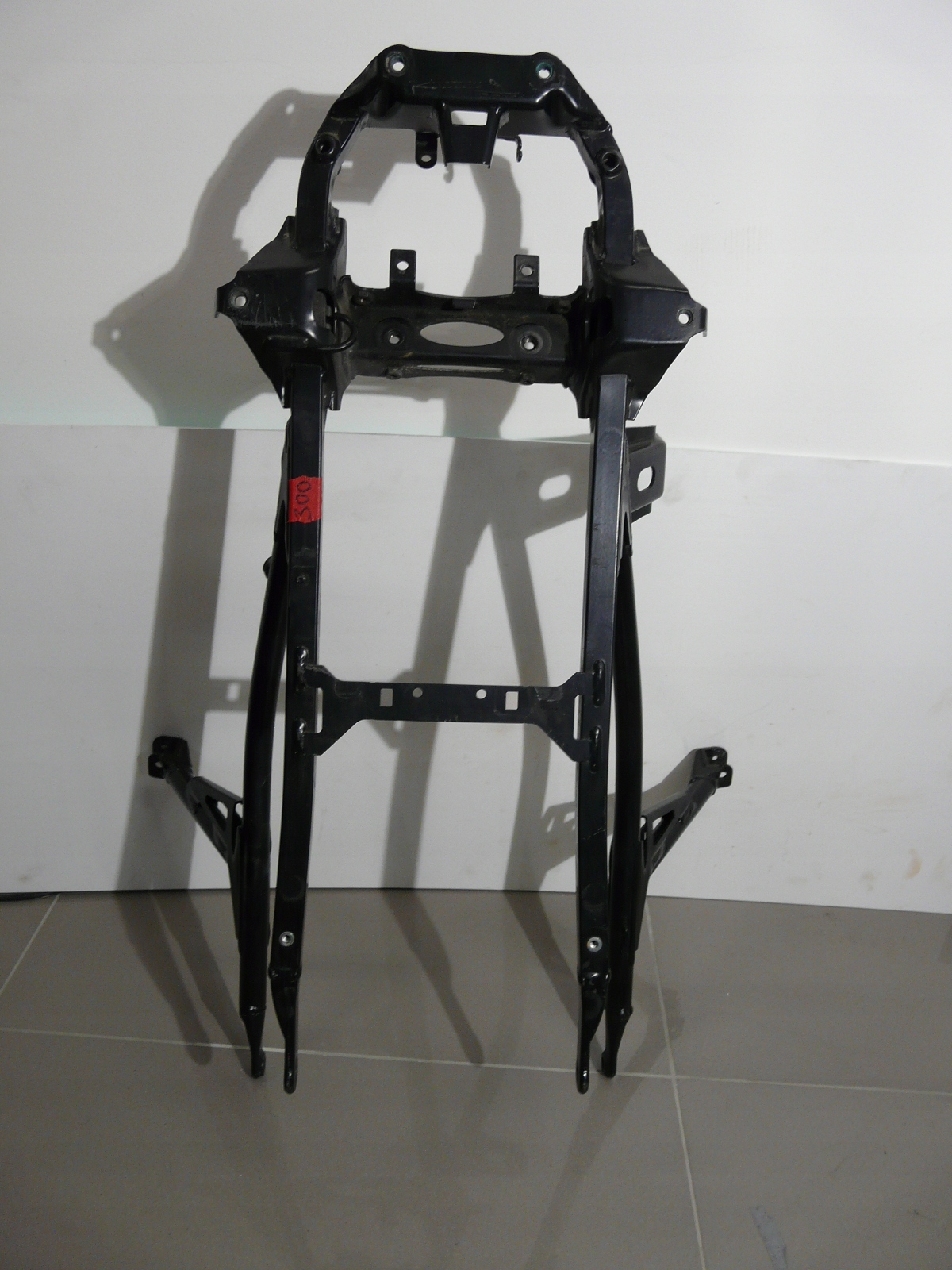 4651 7716872 - Рама задня BMW K73 F 800R F 800 R F800R