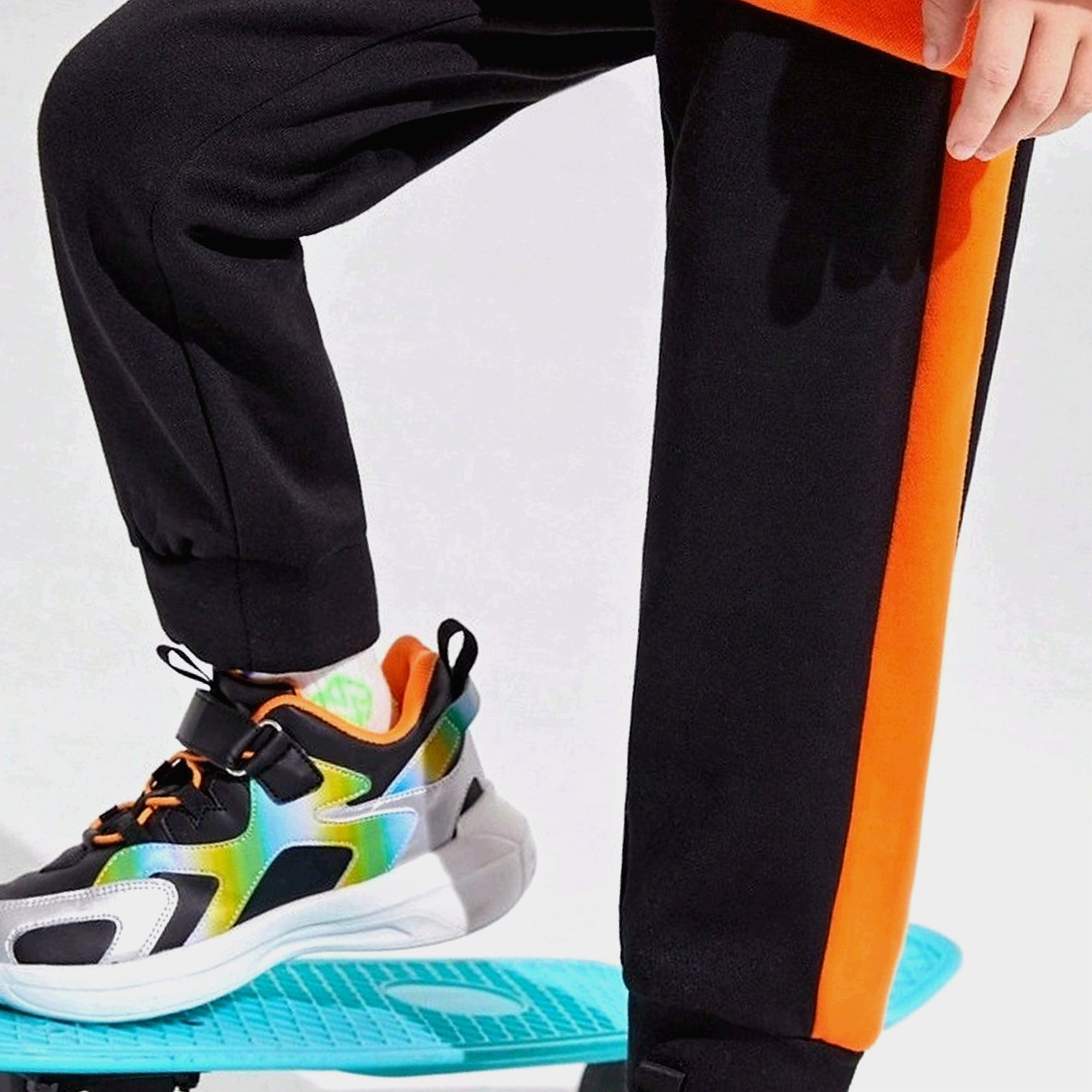 Sneakersy Chłopięce Na Rzepy Do Ćwiczeń Kolorowe 32