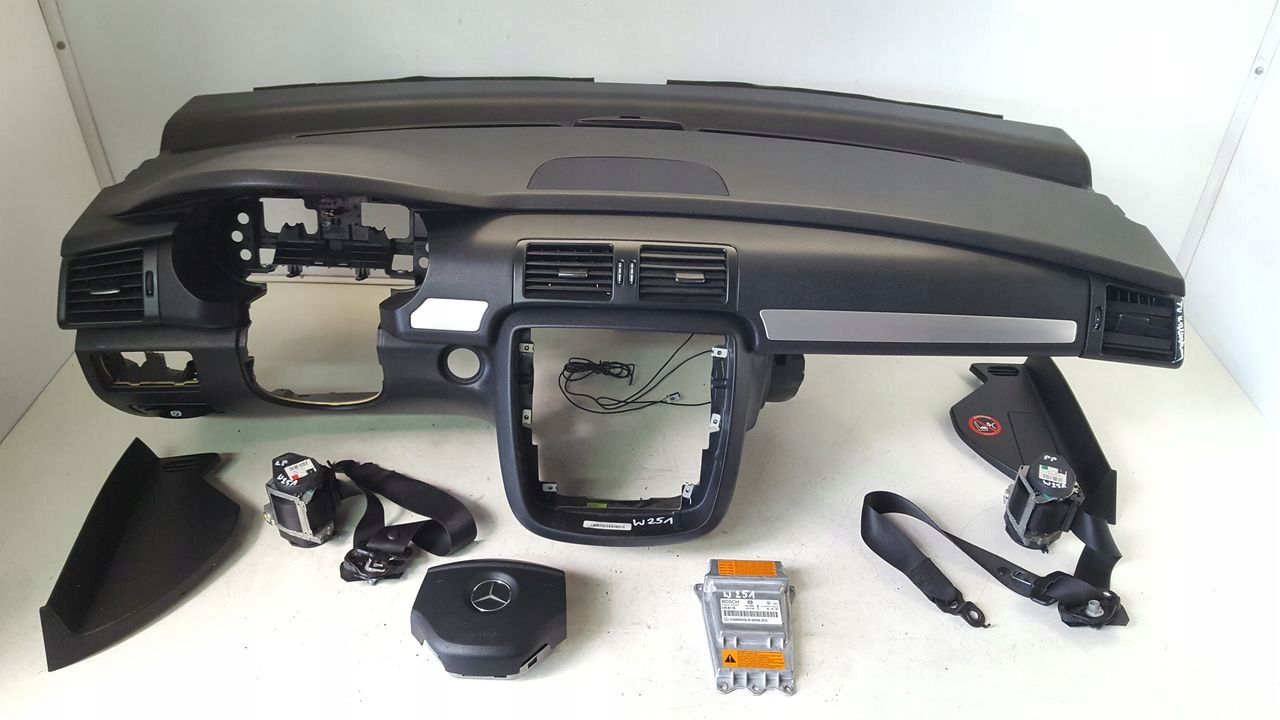 dashboard console tension belts Mercedes W251 3,0 CDI