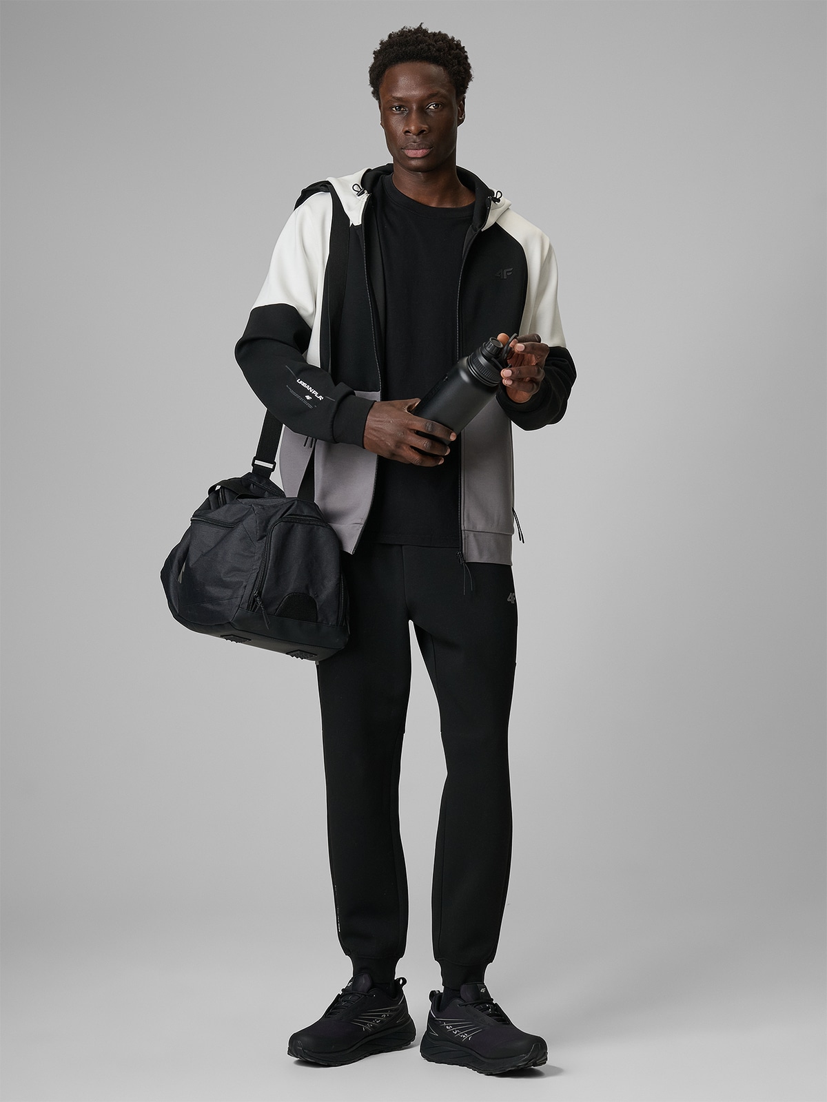 4F Pánské Joggery Šedé Barvy S Nastavitelným Pásem XL