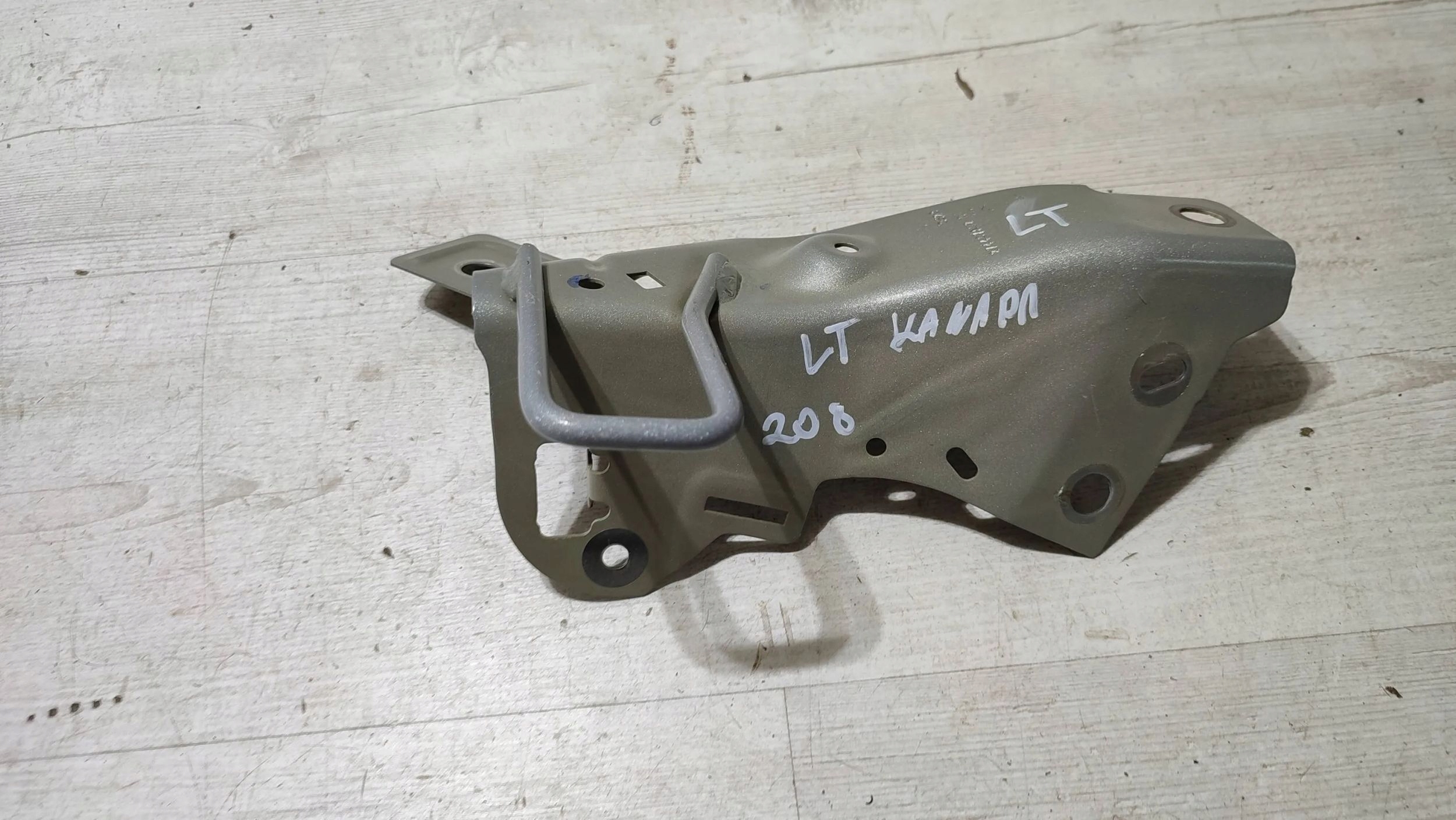 Peugeot 208 II 23r 1.2 rear part side left holder kanapy