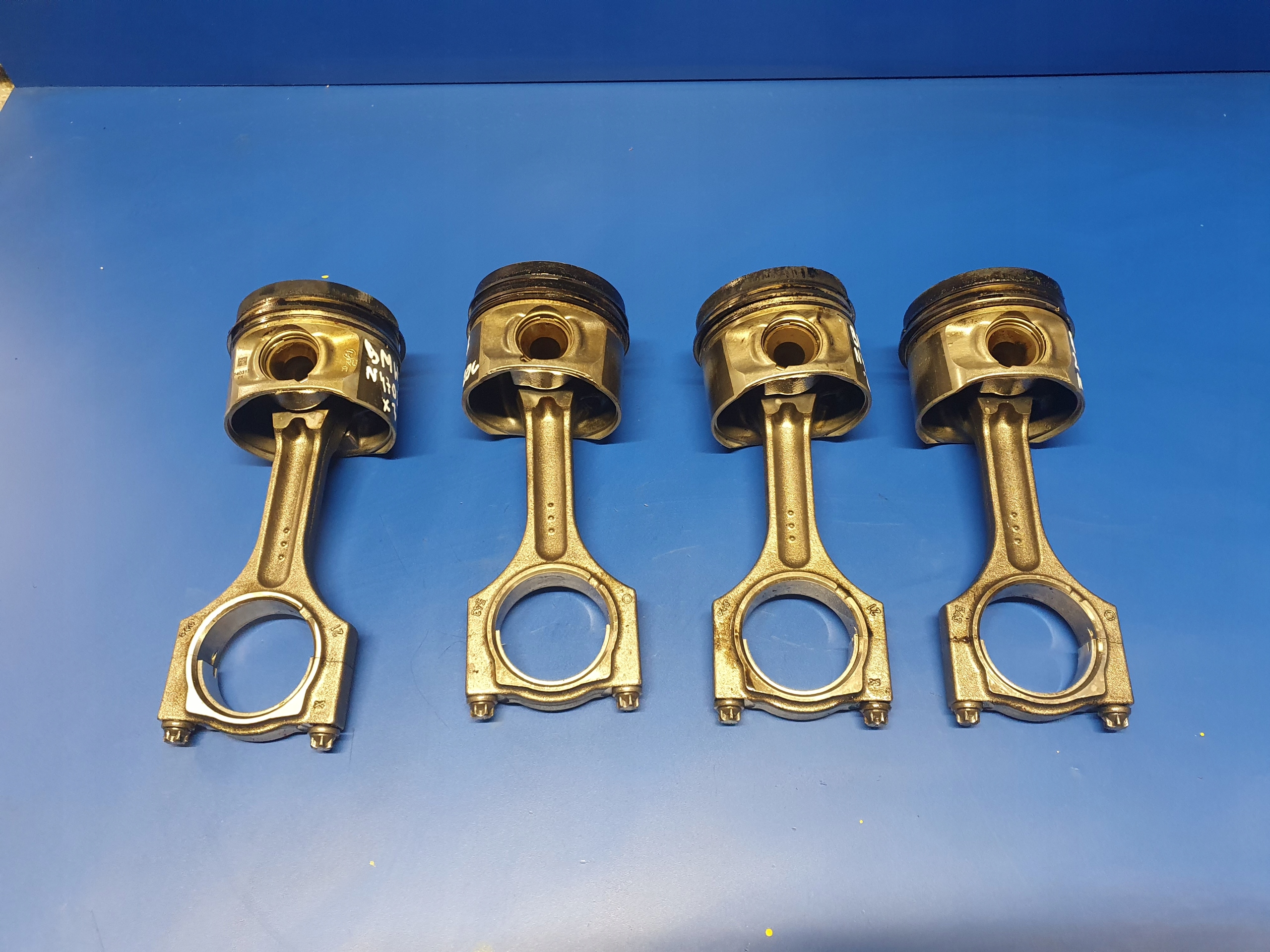 Поршень шатун BMW X3 E83 2.0 D 84L117