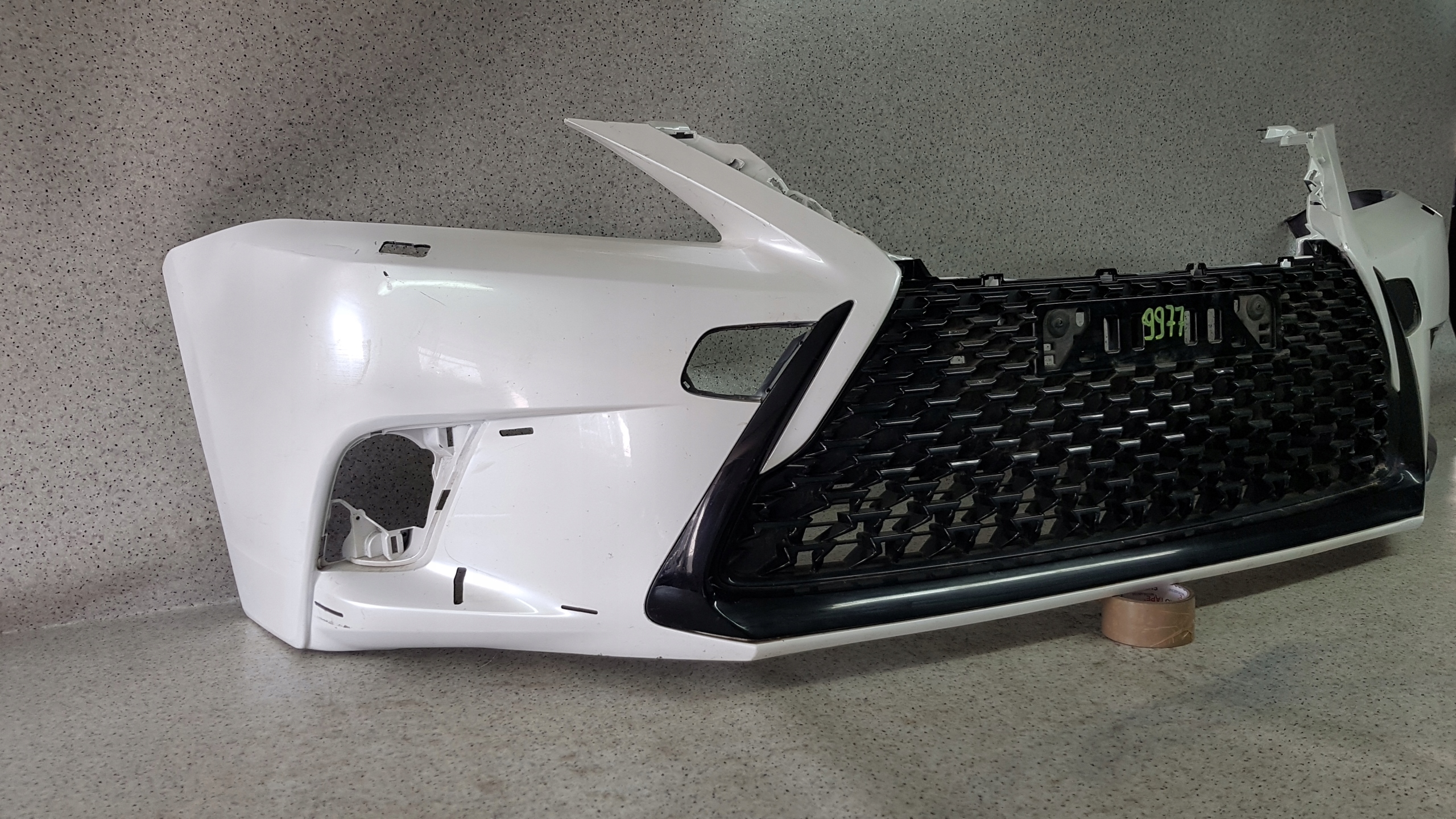 LEXUS CT 200 LIFT bumper front 9977
