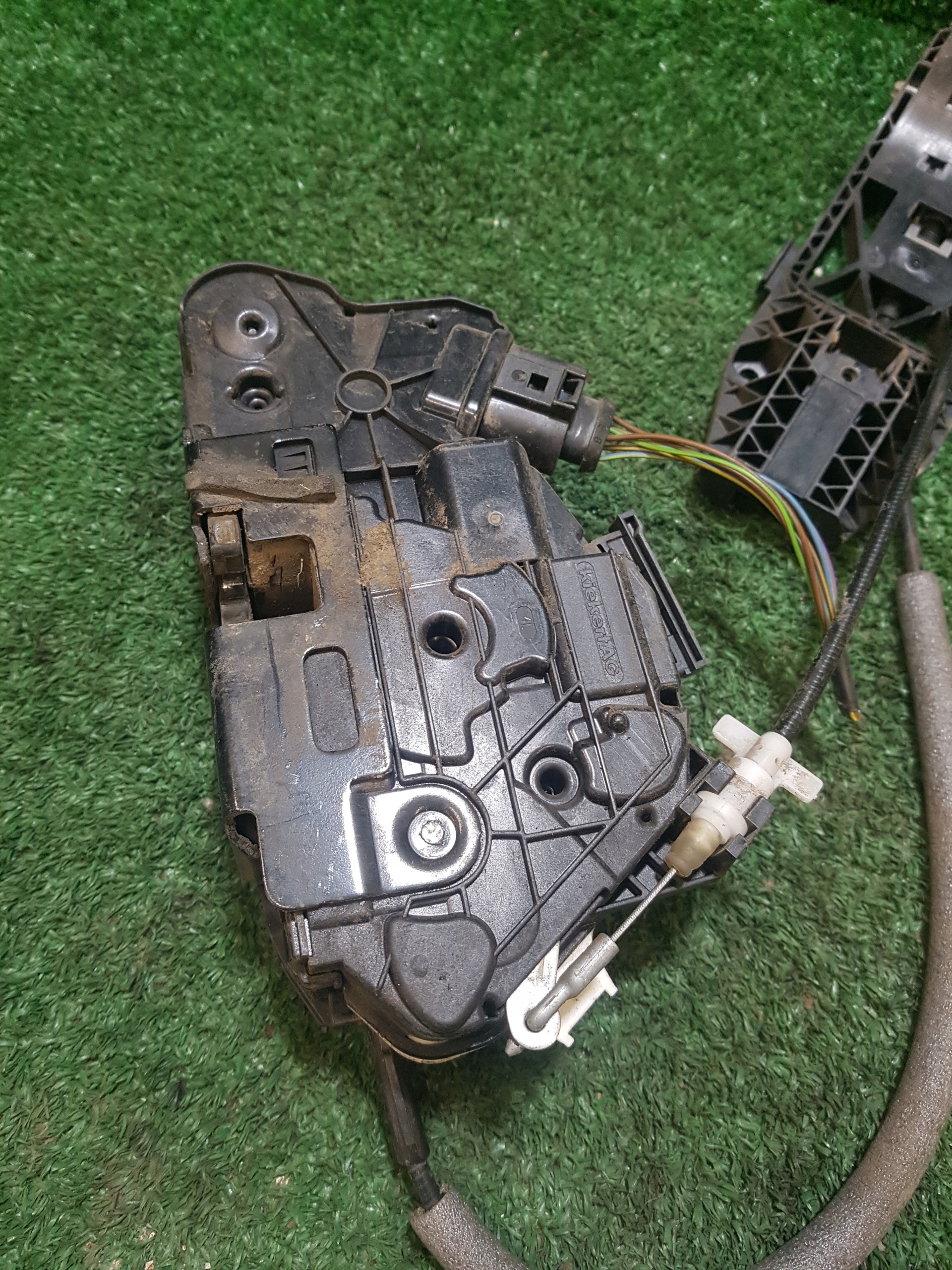 lock door left front SKODA FABIA 2 5N1837015C