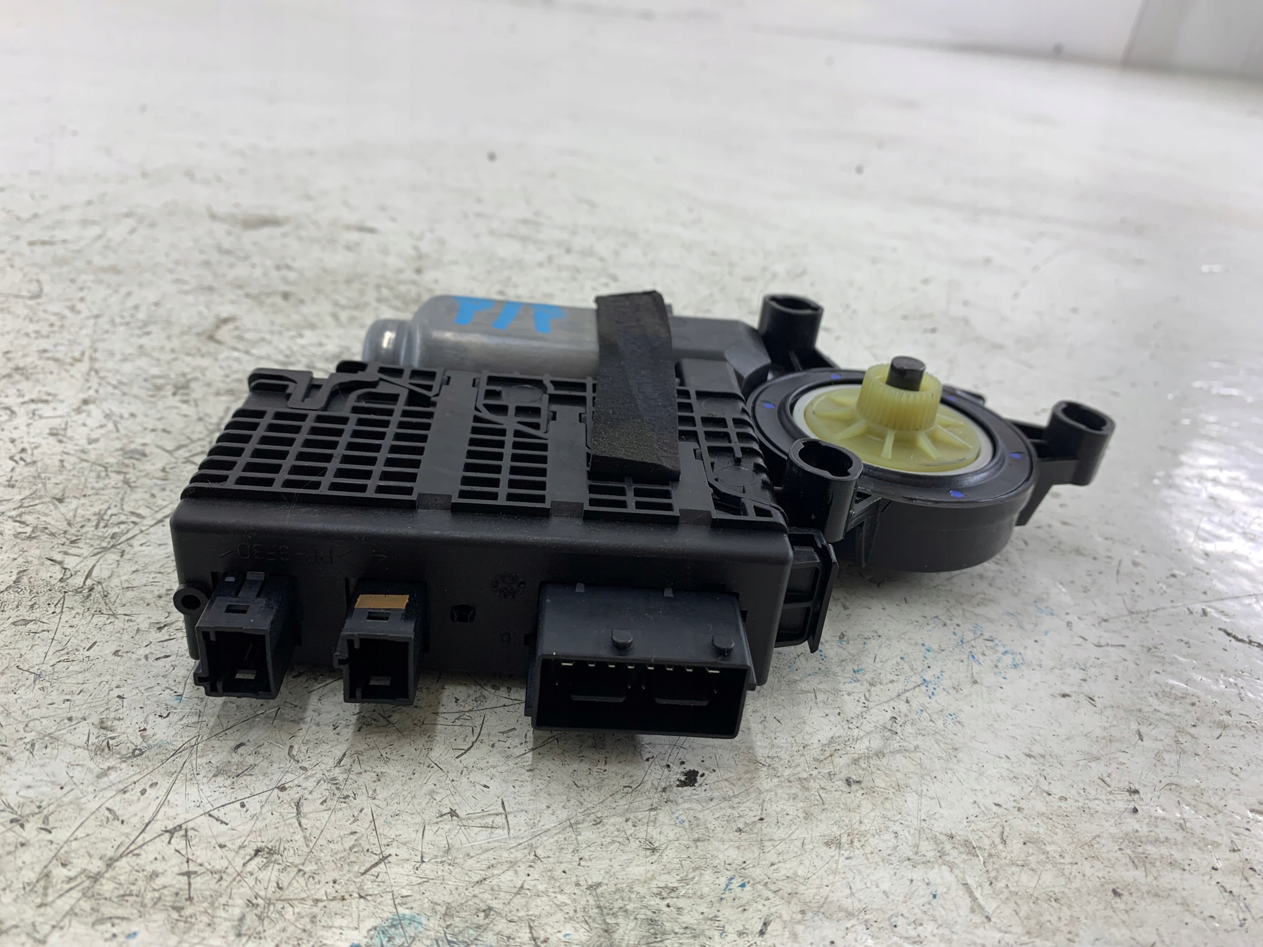 CITROEN C4 PICASSO and mini motor windows right front 9682495580