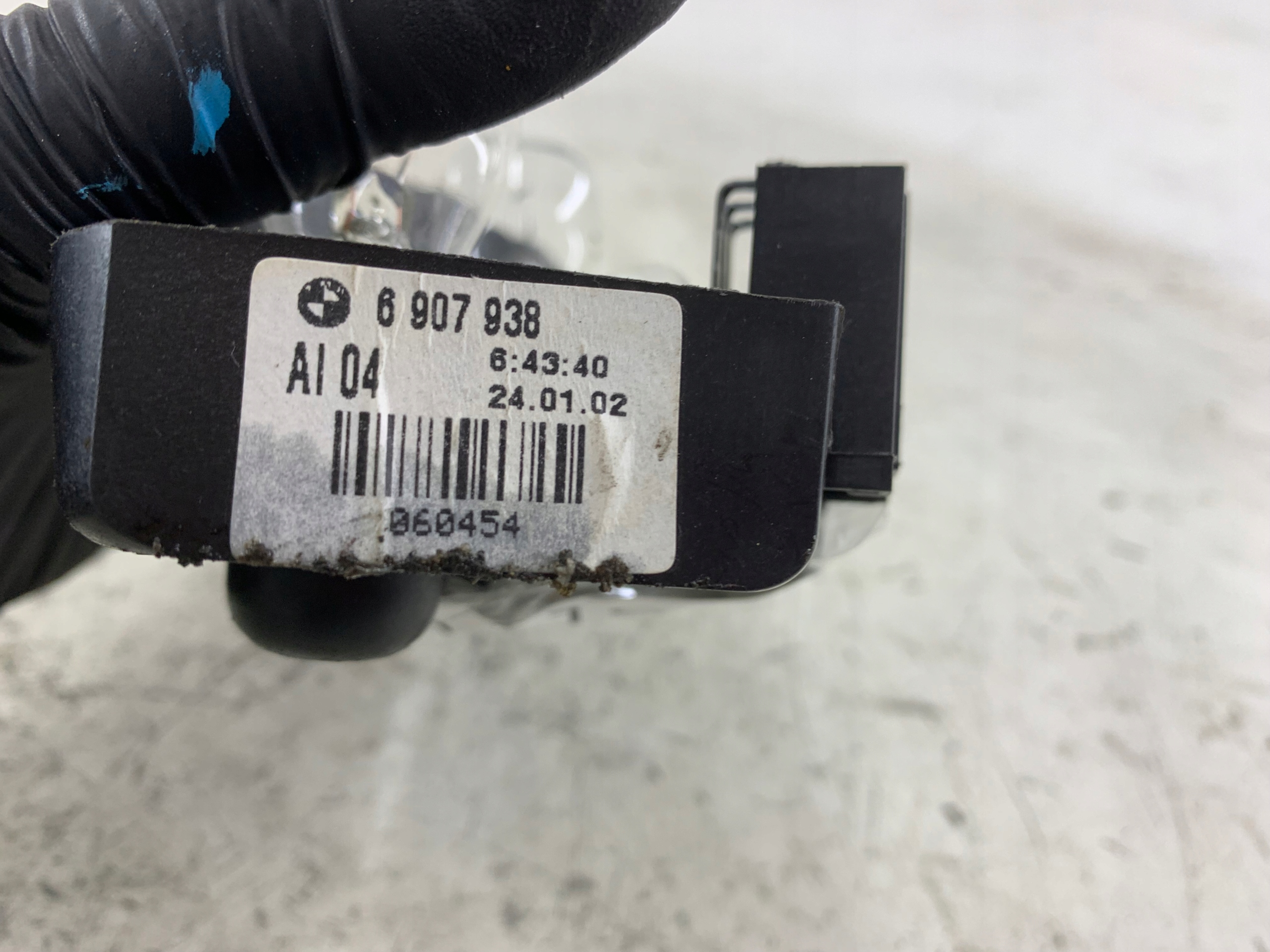BMW E46 LIFT trunk door light housing right rear part 6907938