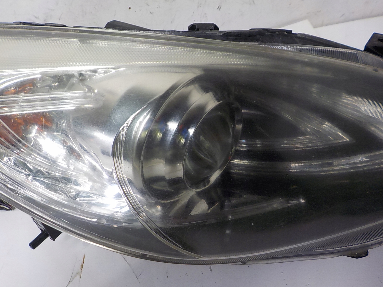 MAZDA 3 II BL XENON light right front front UK