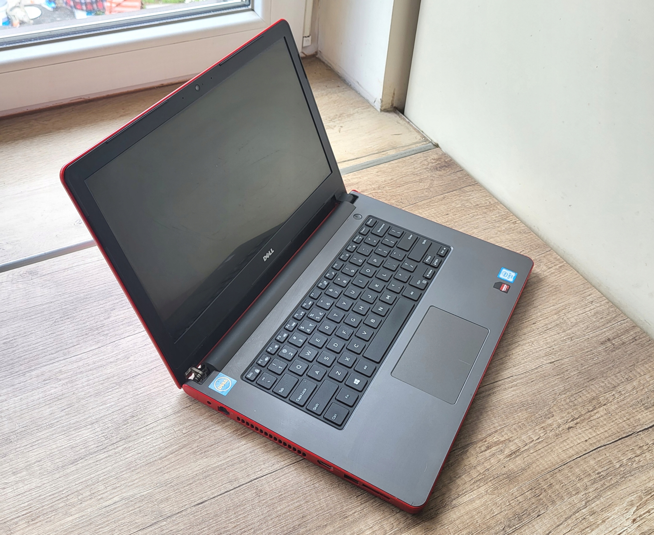 Radeon R5 R6 M255dx 15,6