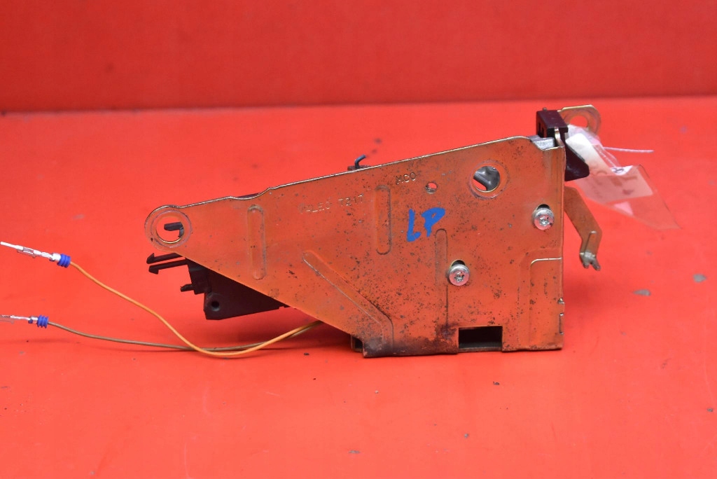 lock door left front front EU 23277802 SMART FORTWO 1 and LIFT 00-07