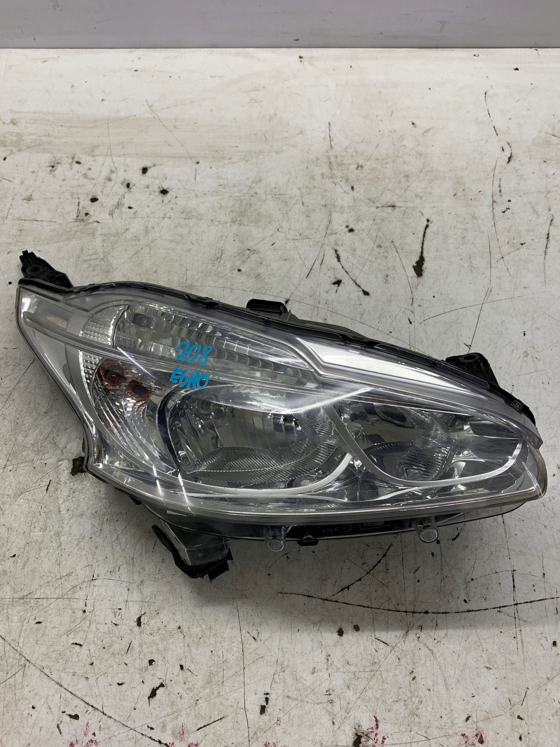light right front front 9802221280 PEUGEOT 208 and 2012 (2012-2019) 1.2B