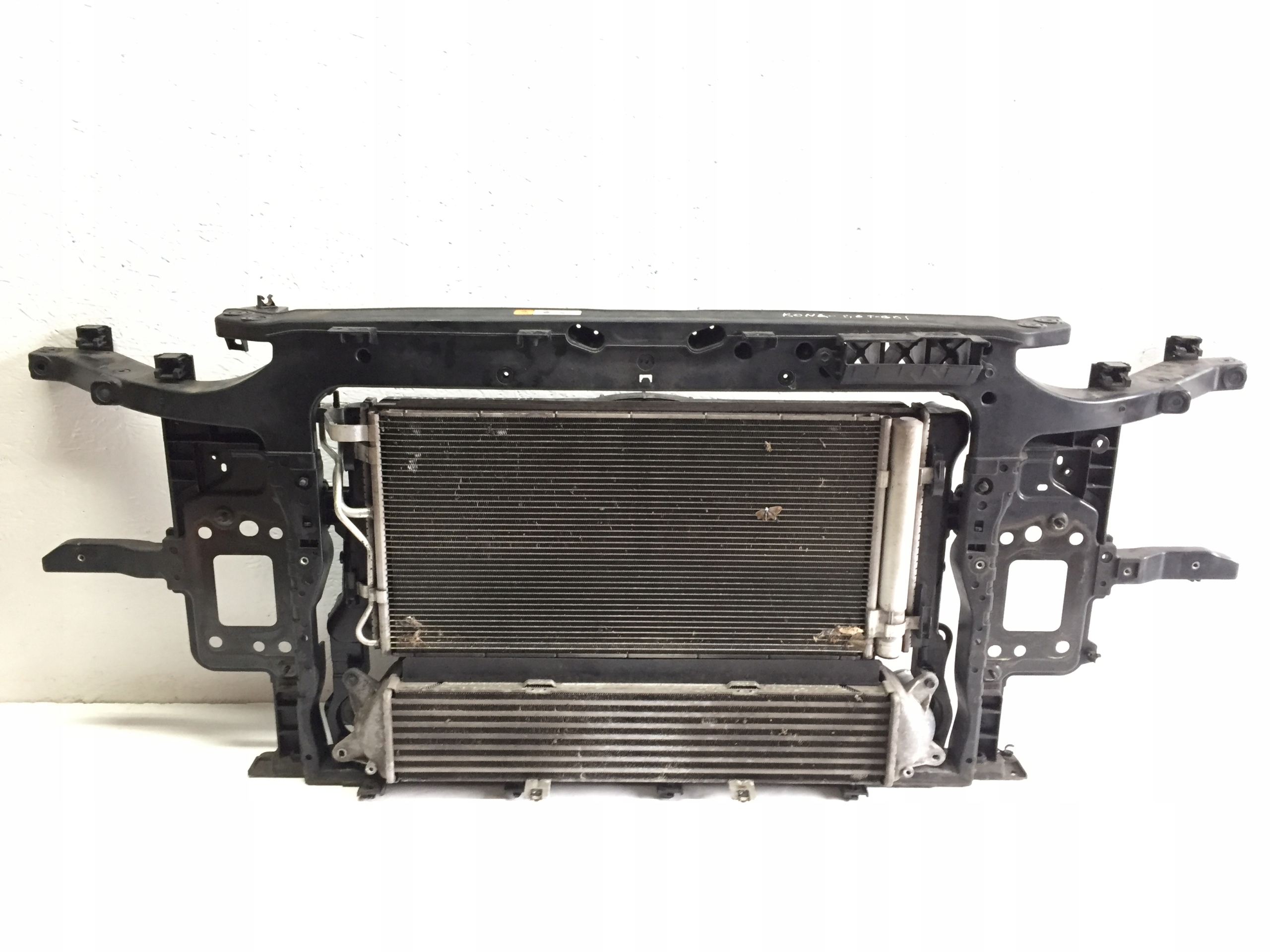 PAS PRZEDNI CHŁODNICE HYUNDAI KONA 1.6 T-GDI