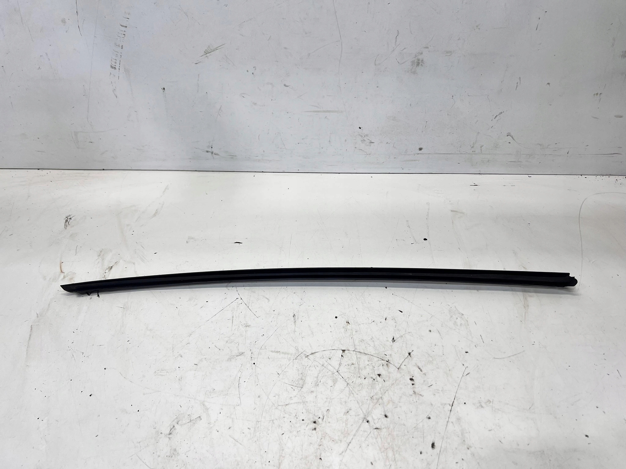 moulding dust windows CZOLOWEJ left front AUDI A6 C7 4G0854327A