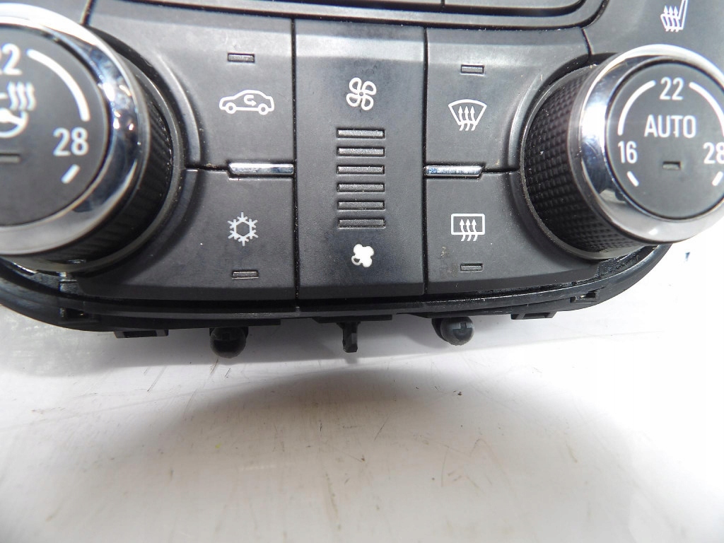 OPEL MOKKA PANEL Bouches buses 13474049