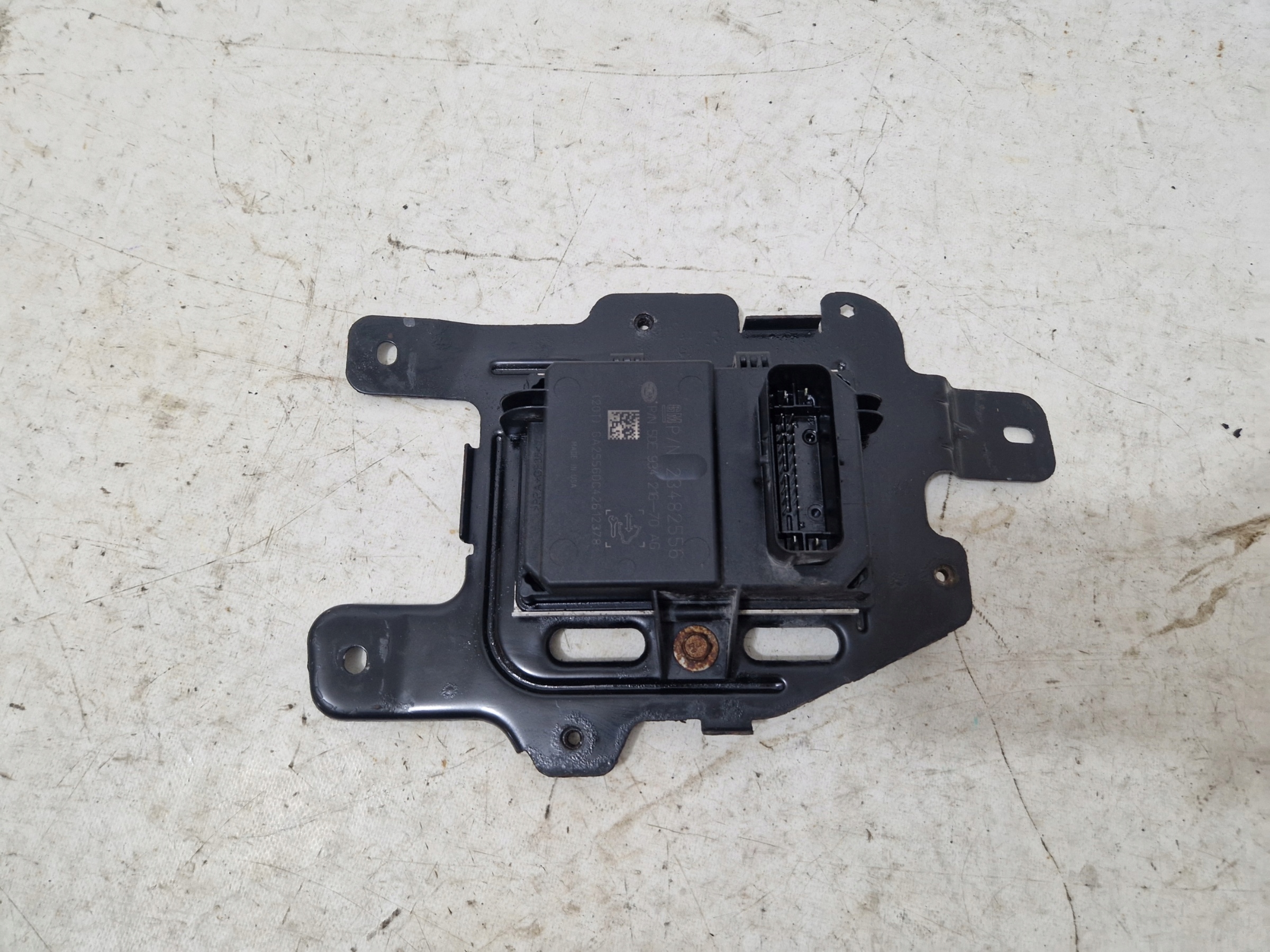 CADILLAC ESCALADE IV 15- 6.2 V8 Module POMPY Carburant 23482556