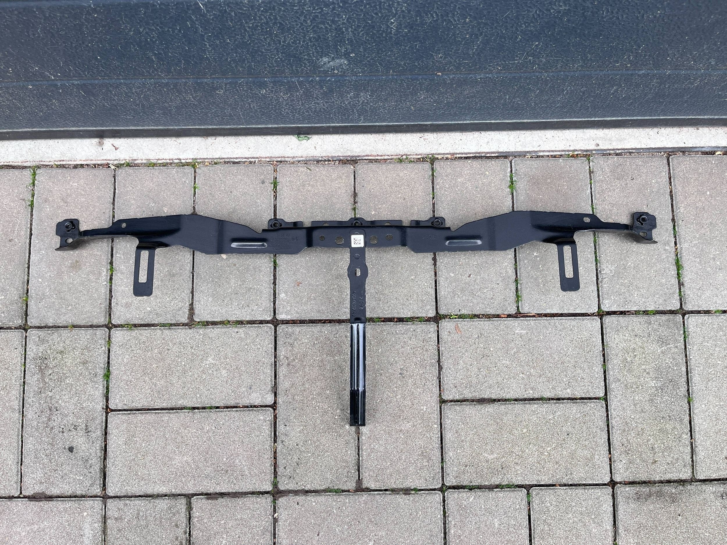 Bmw U10 X2 U11 X1 F70 pillar console front przedn