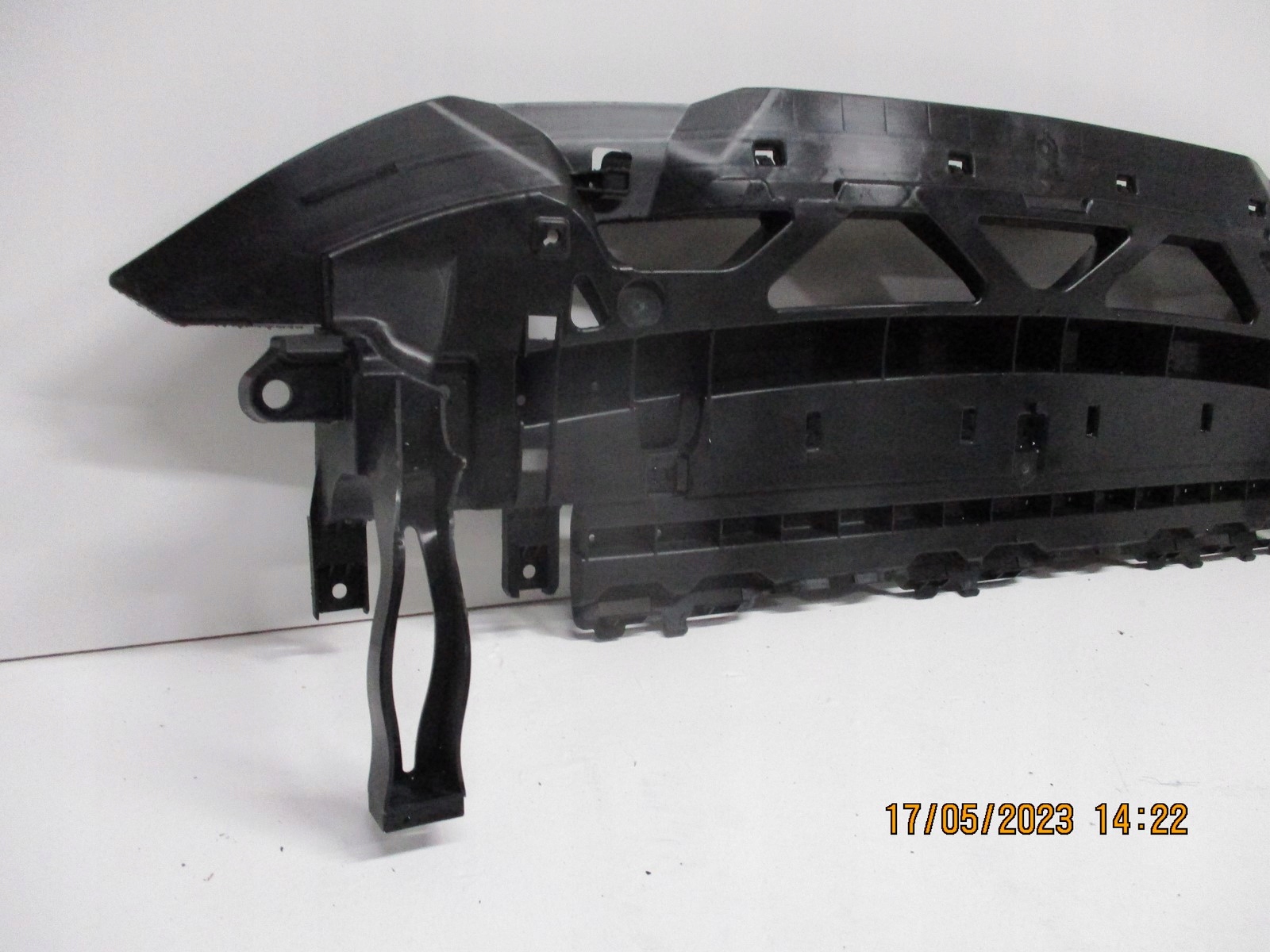 pillar bumper support MACAN 95B 95B805241J