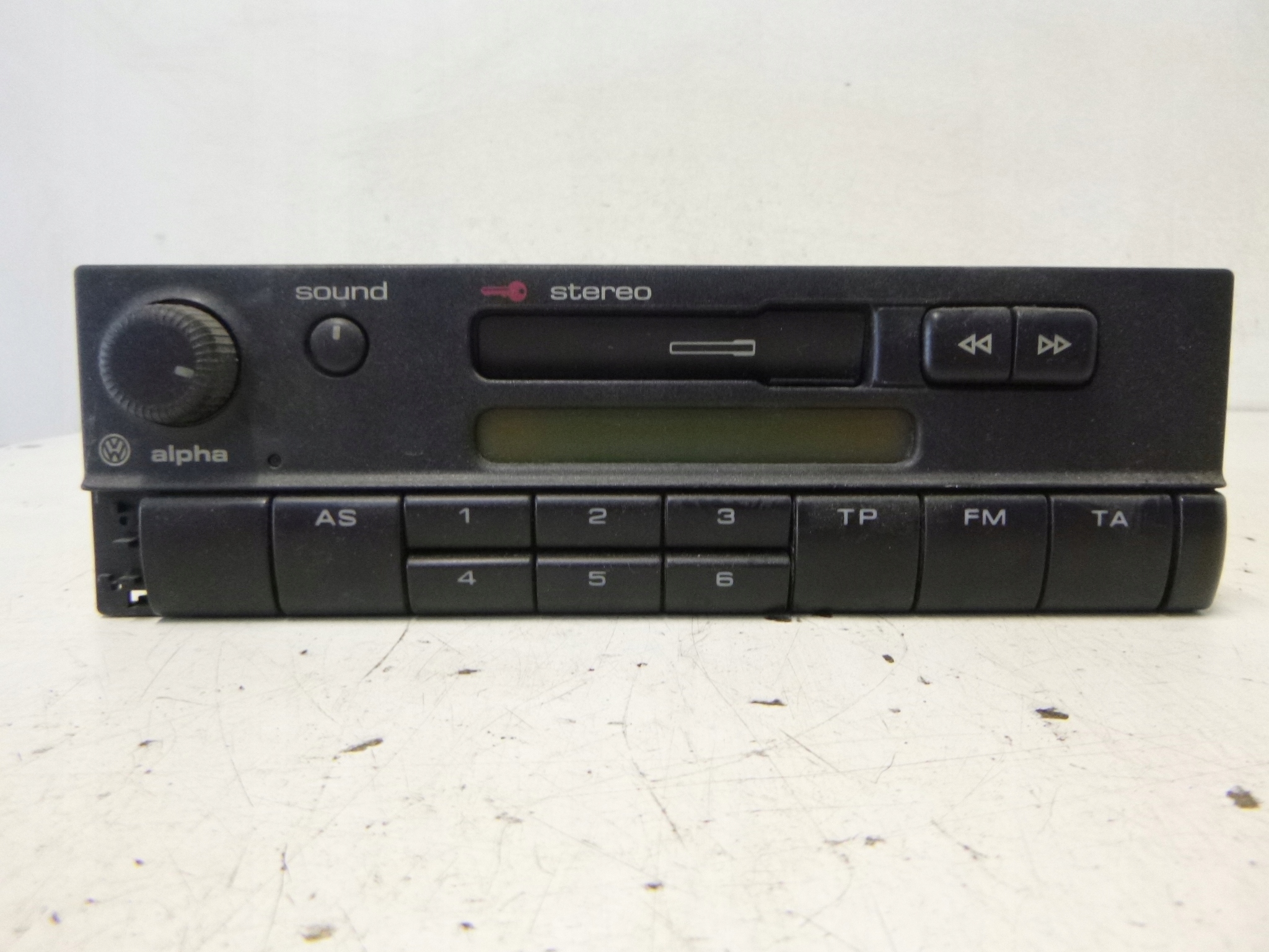 1H0035156A - Радіо Volkswagen ALPHA CC + код зелений подсв.