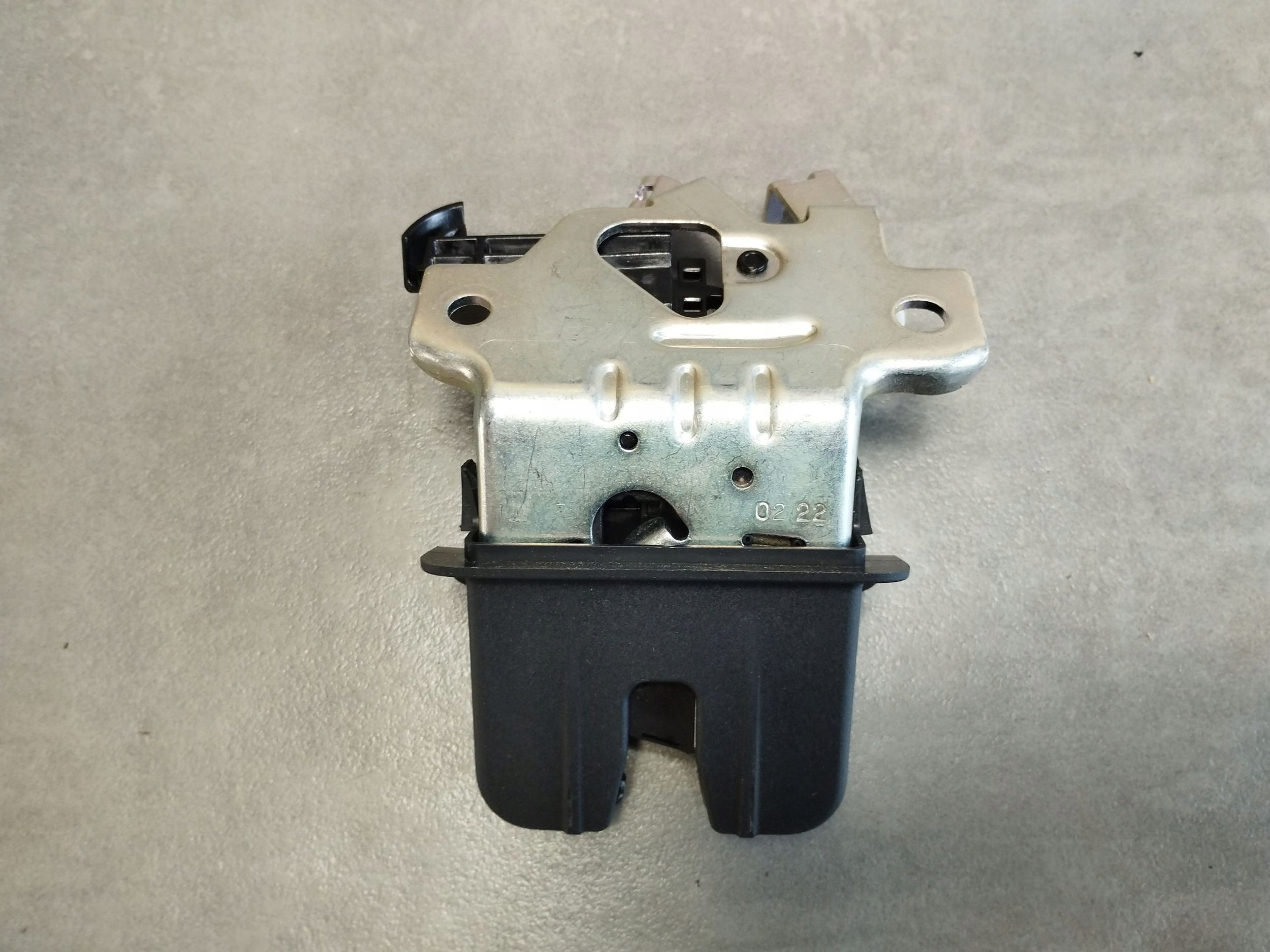 Audi A4 S4 B9 8W sedan lock bonnet boot 8W0827503