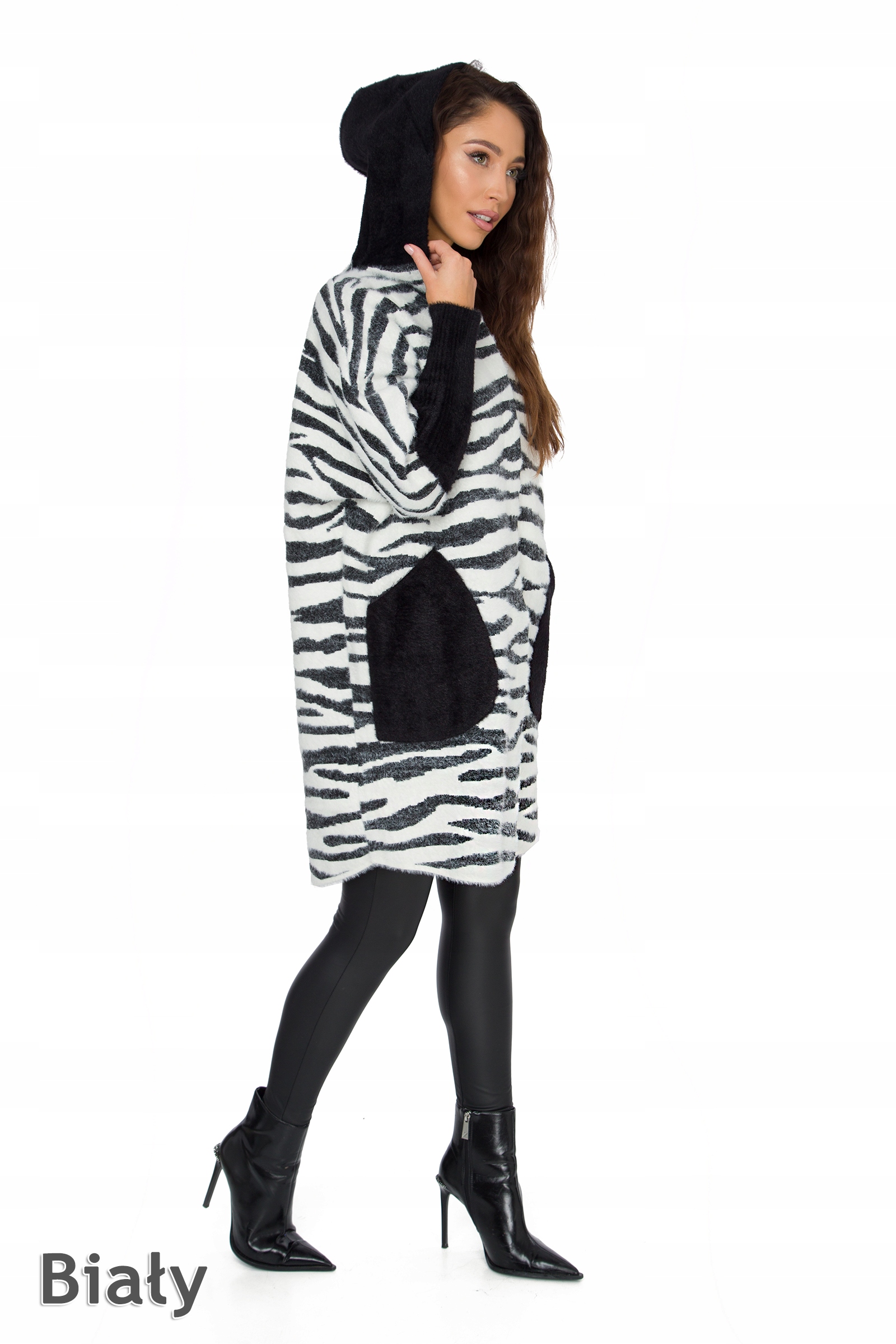 066_ L/40 _ PŁASZCZ Z KAPTUREM z ALPAKI wzór ZEBRY Rozmiar 40