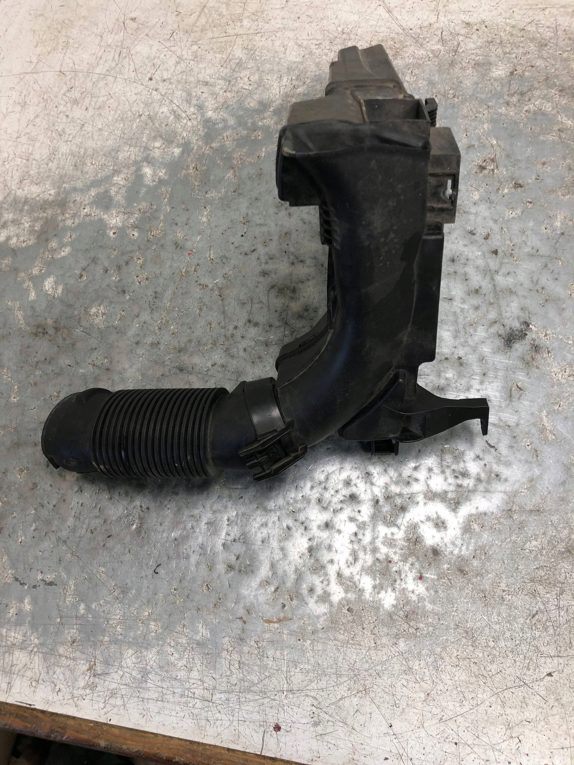 REZONATOR luft PEUGEOT 207 CC 9672709380