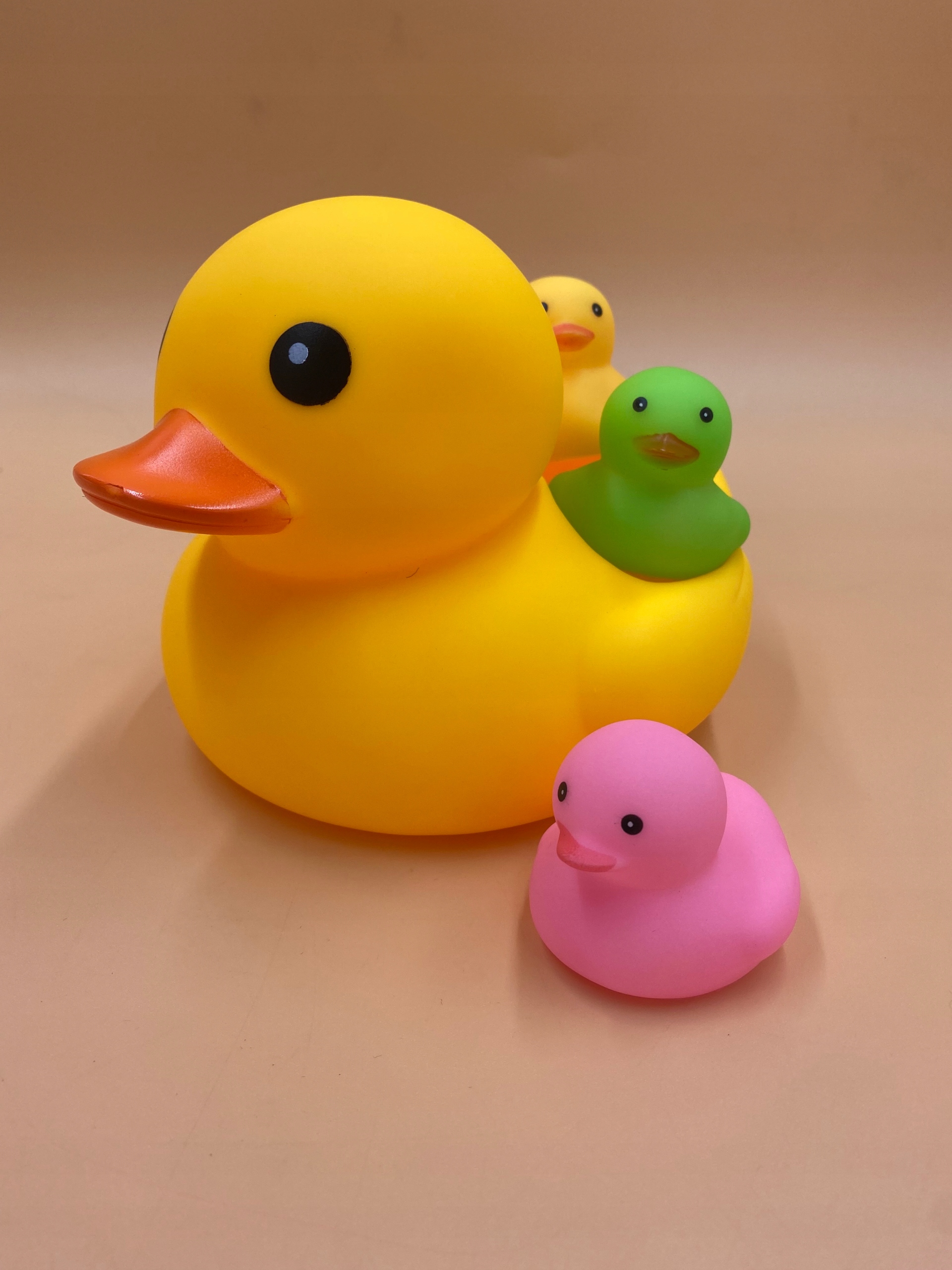 4 szt KACZKA MYDELNICZKA KACZUSZKA DO KĄPIELI Materiał guma