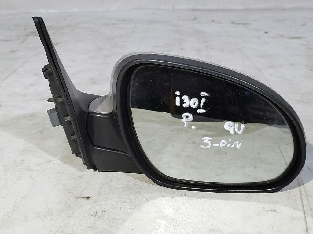 Hyundai i30 and 1 mirror right el. 5 PIN QU