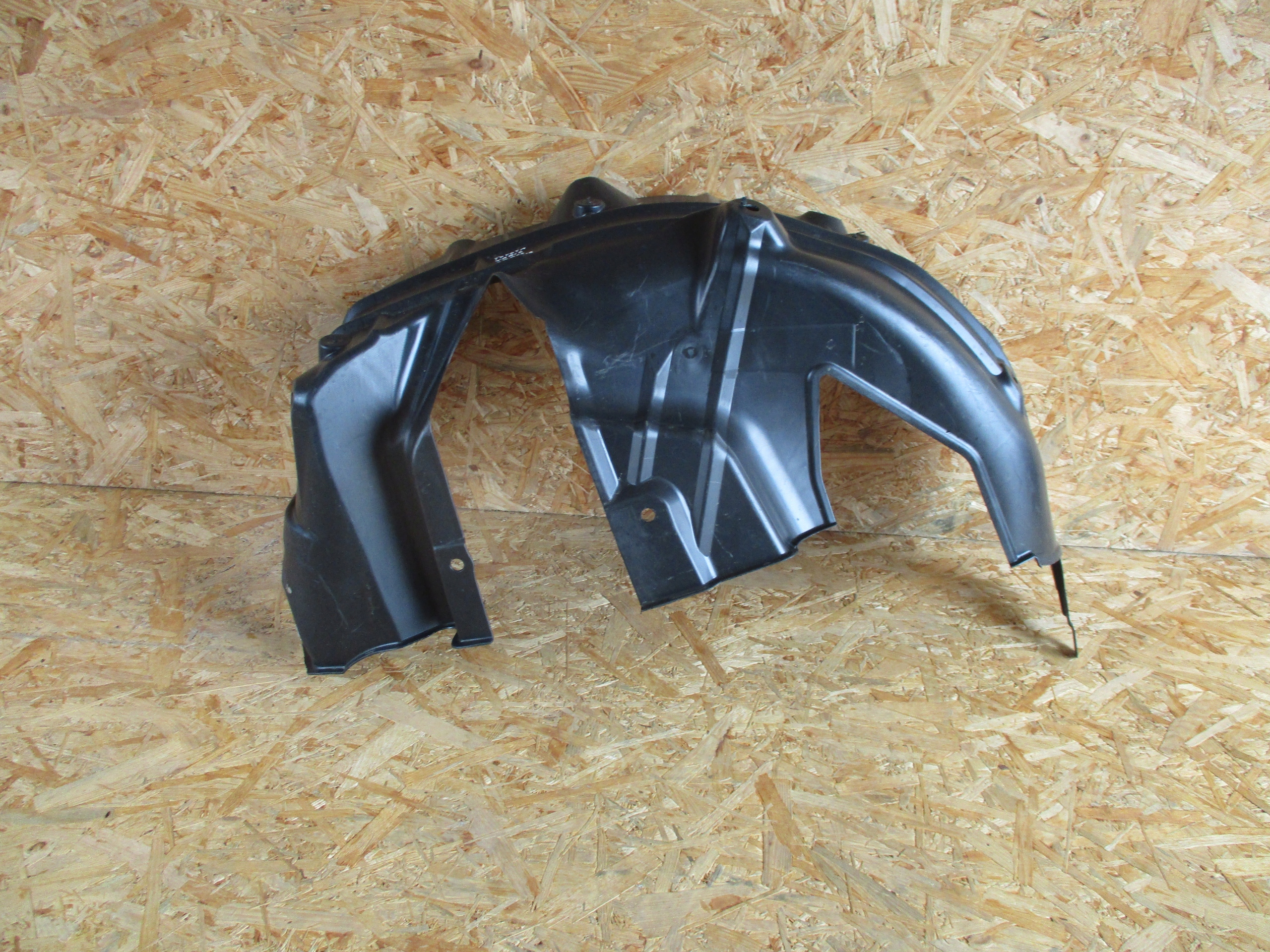 mudguard left rear. TOYOTA YARIS CROSS 20