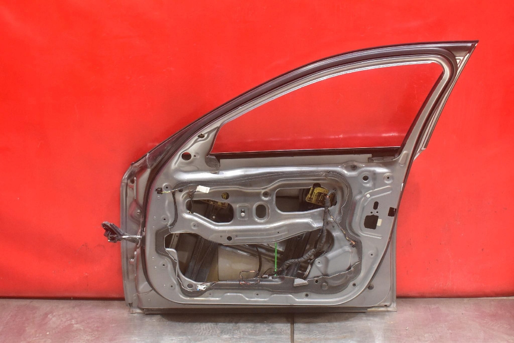 door right front front A52 BMW F10 F11 09-13